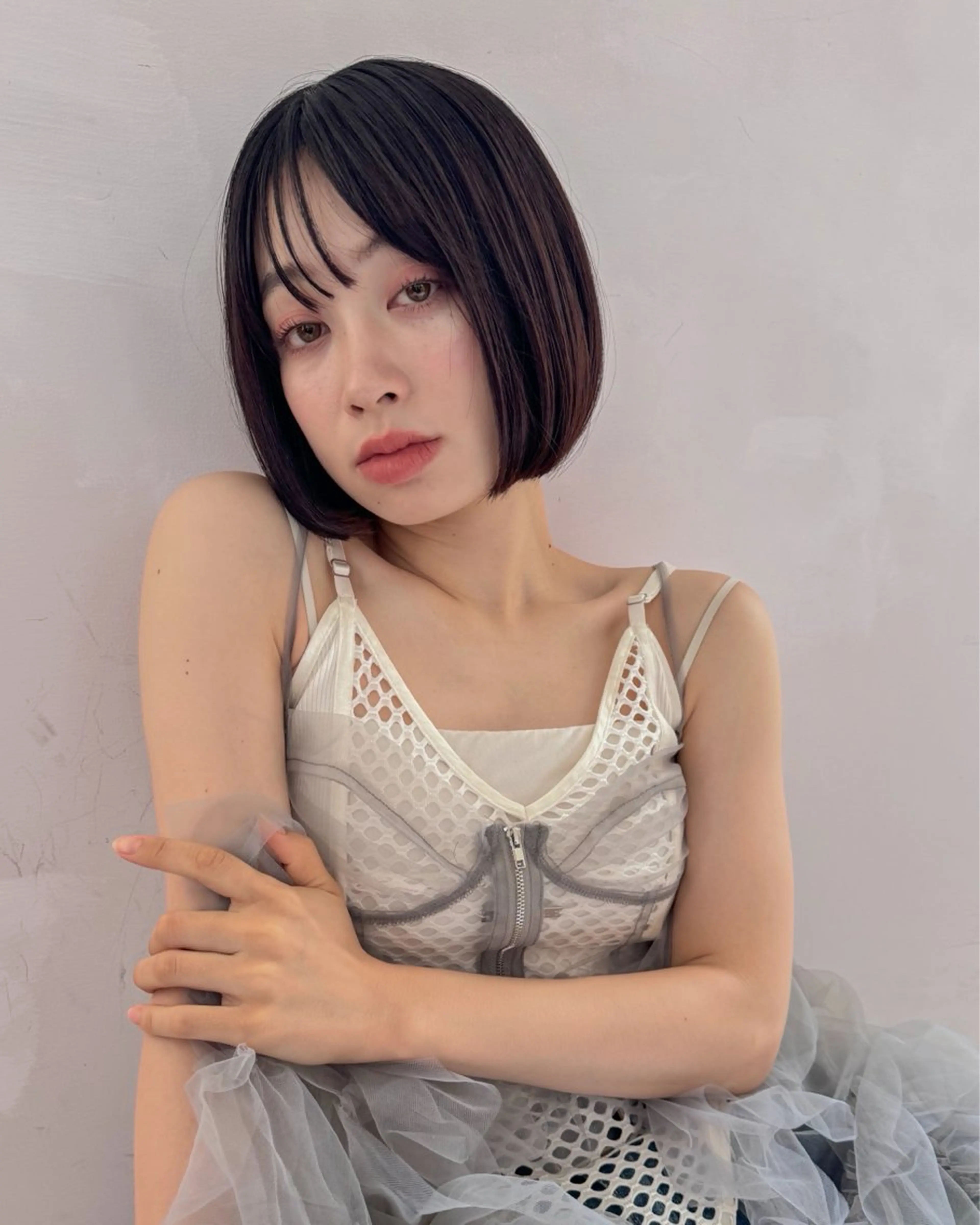 ショート カラー 切りっぱなしボブ 黒髪 ボブ カット ヘアカラー トリートメント 色素薄めカラー❤︎ chihiroのヘアスタイル