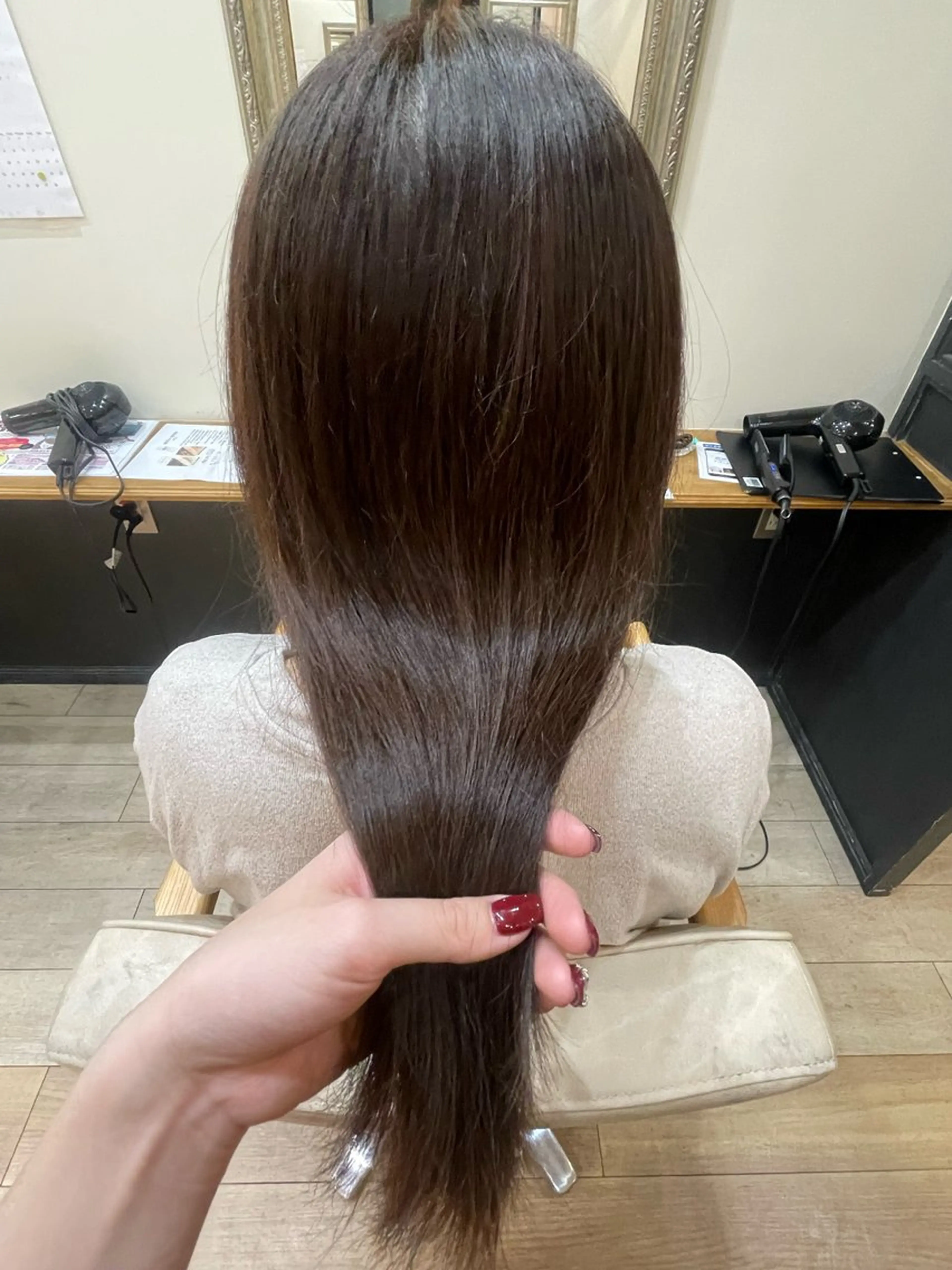 セミロング カラー ヘアカラー 松尾 遥花のヘアスタイル