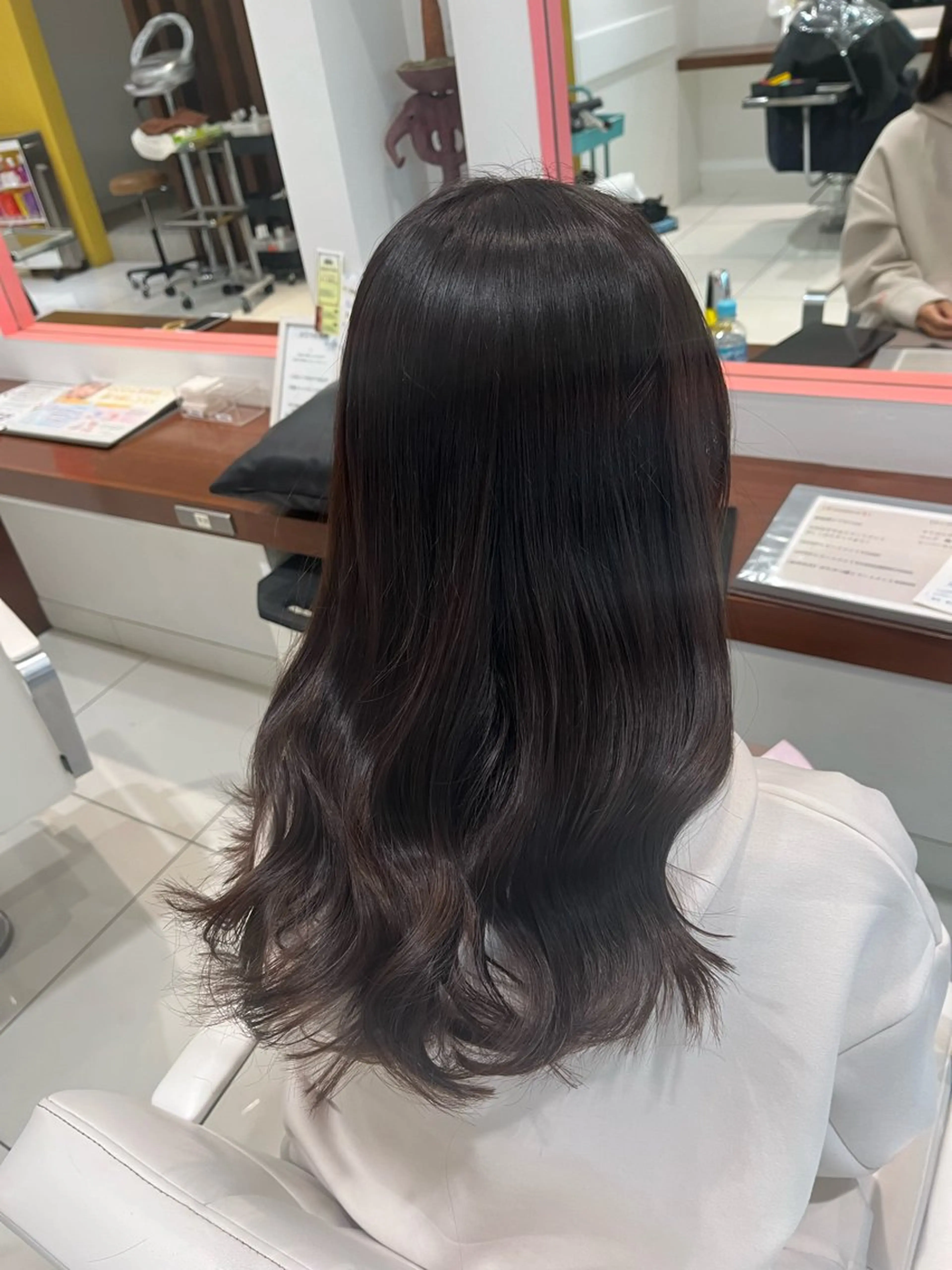 セミロング カラー 似合わせ 垢抜け🌟 AKINOのヘアスタイル