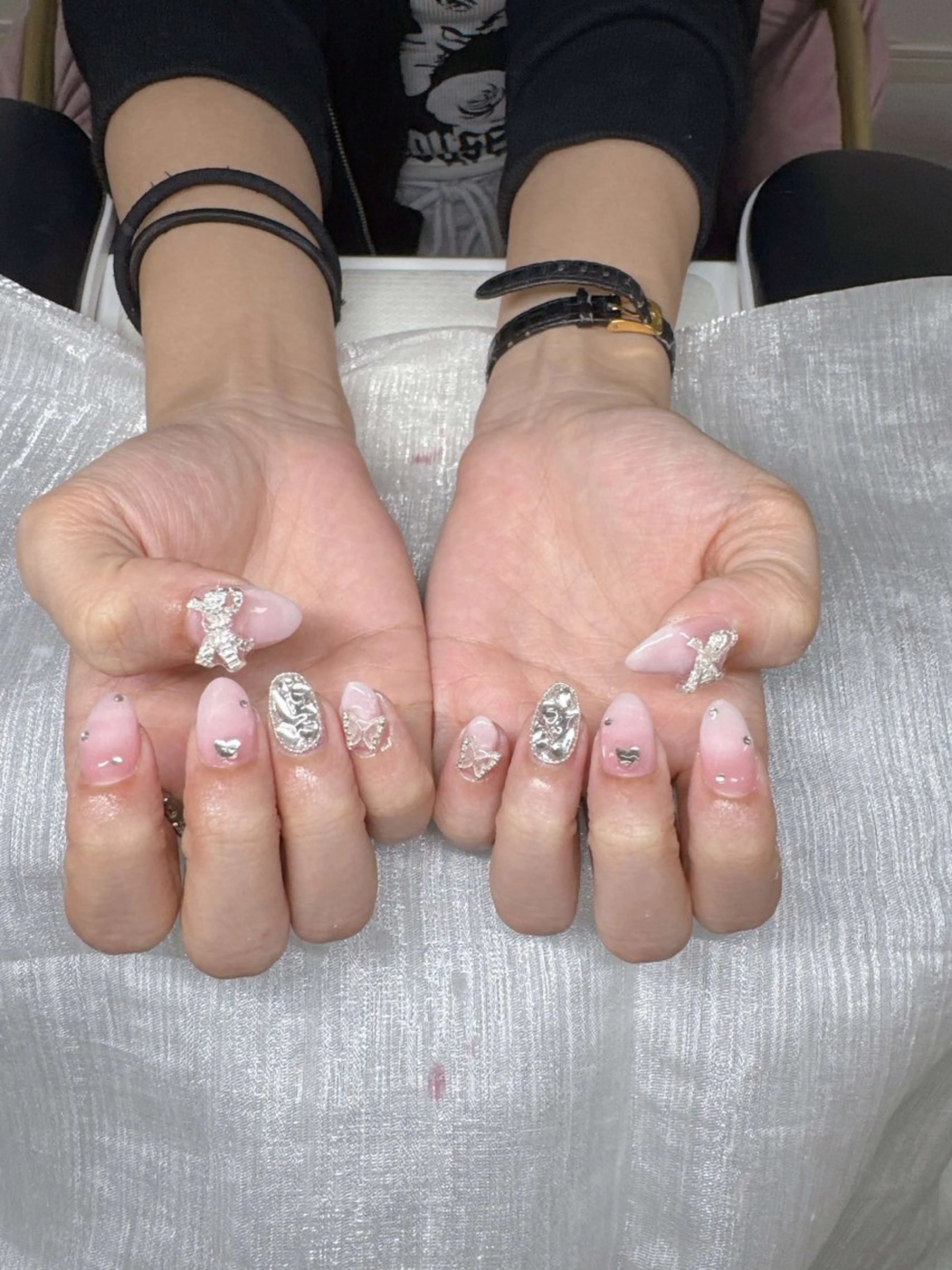 ネイル 長さ出し グラデーション 卒業式 キラキラネイル マグネットネイル ハンドネイル Lee Nailsのネイルデザイン