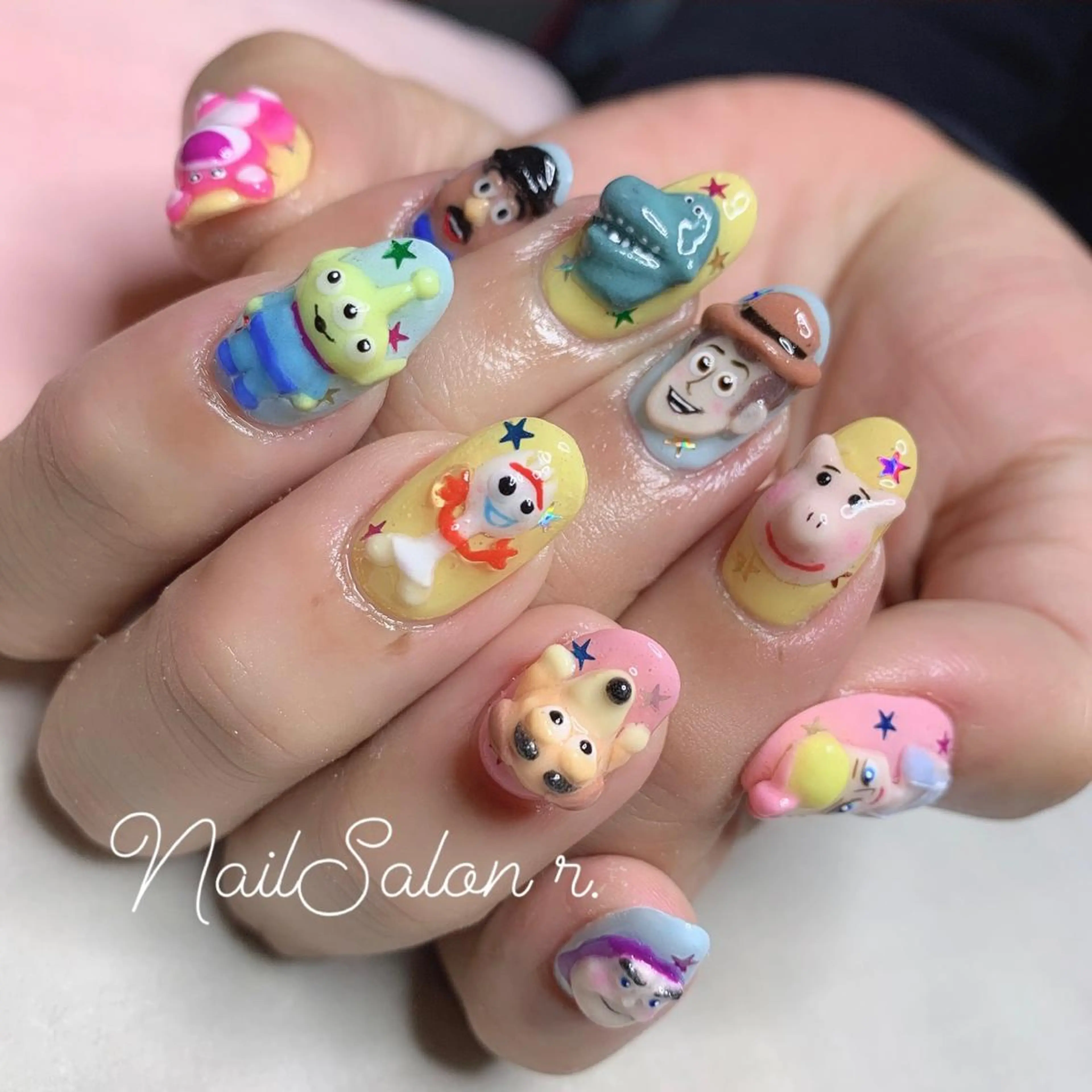 ネイル ハンドネイル Nailsalon r.のネイルデザイン
