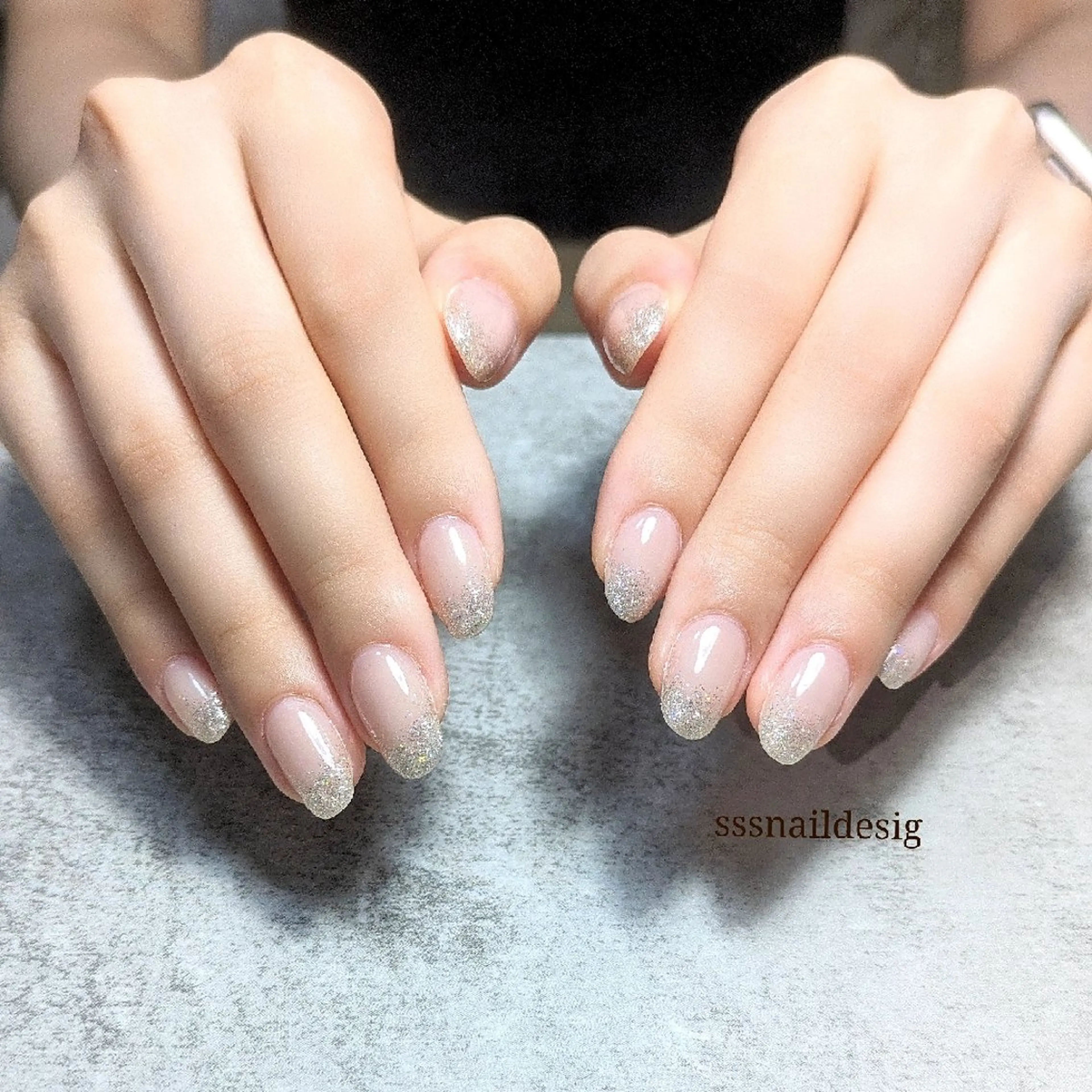 ネイル グラデーション ラメ(グリッター) ラメグラデーション ハンドネイル 塩見 聖子のネイルデザイン