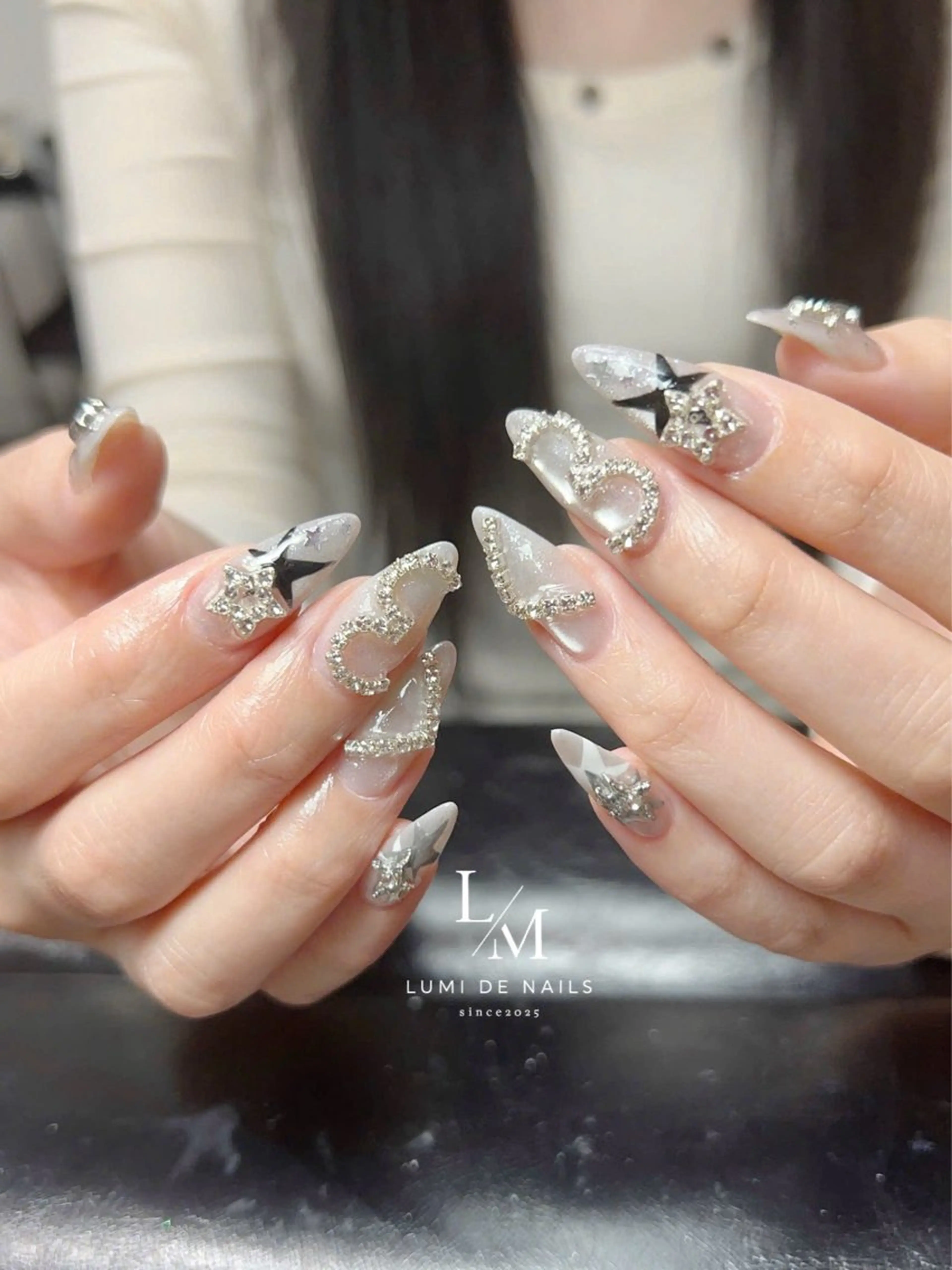 ネイル グラデーション ラメ(グリッター) マグネットネイル ミラーネイル ニュアンスネイル ハンドネイル Lumi de nailsのネイルデザイン