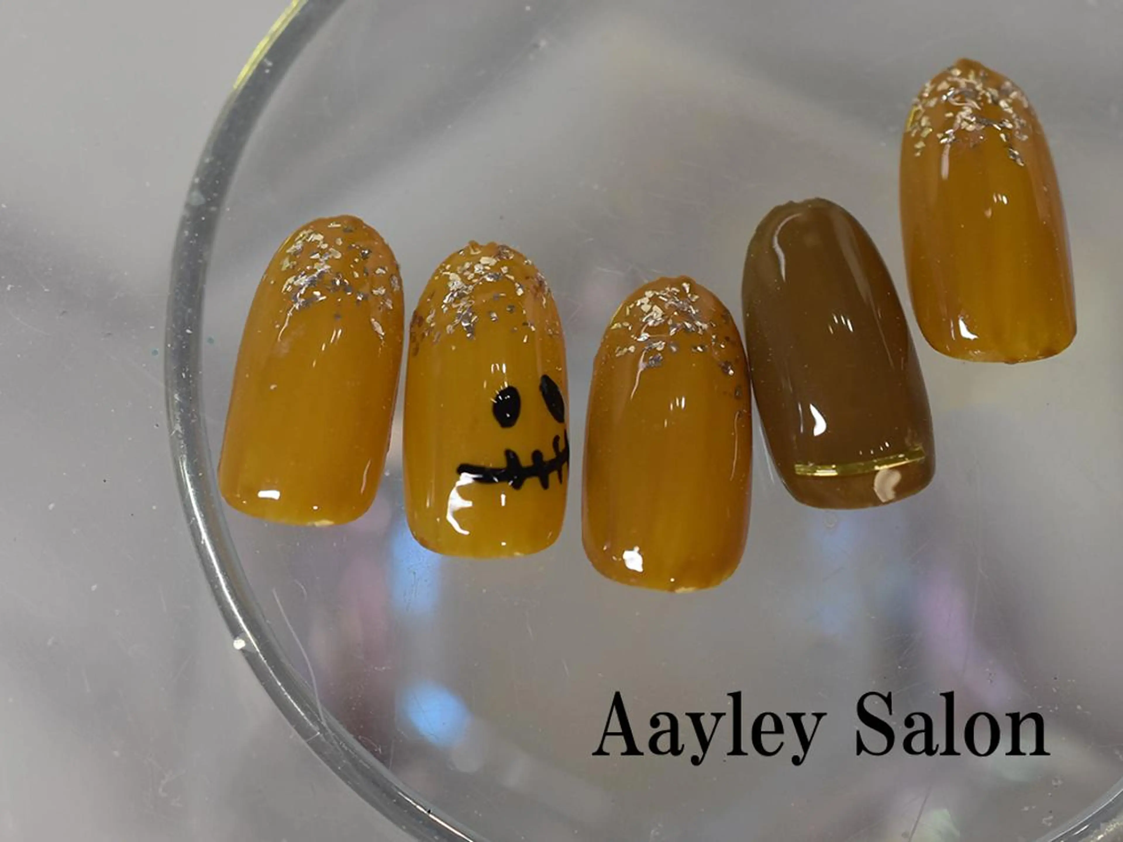 ミディアム ネイル カラー Aayley(アイリー)Salon所属・Aayley アイリ―サロンのネイルデザイン