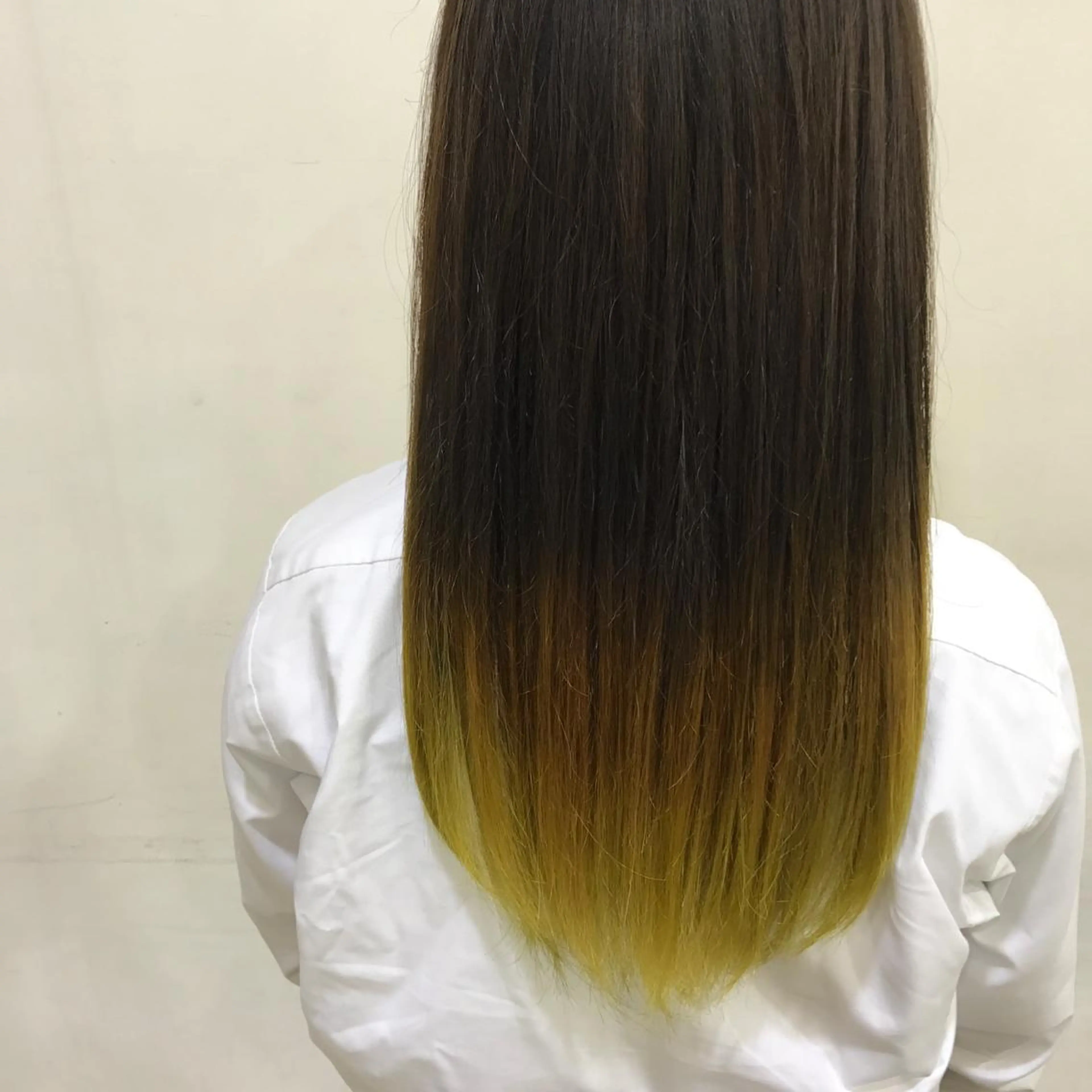 ロング カラー グラデーションカラー イエローカラー AMI ウルフパーマ/メンズのヘアスタイル