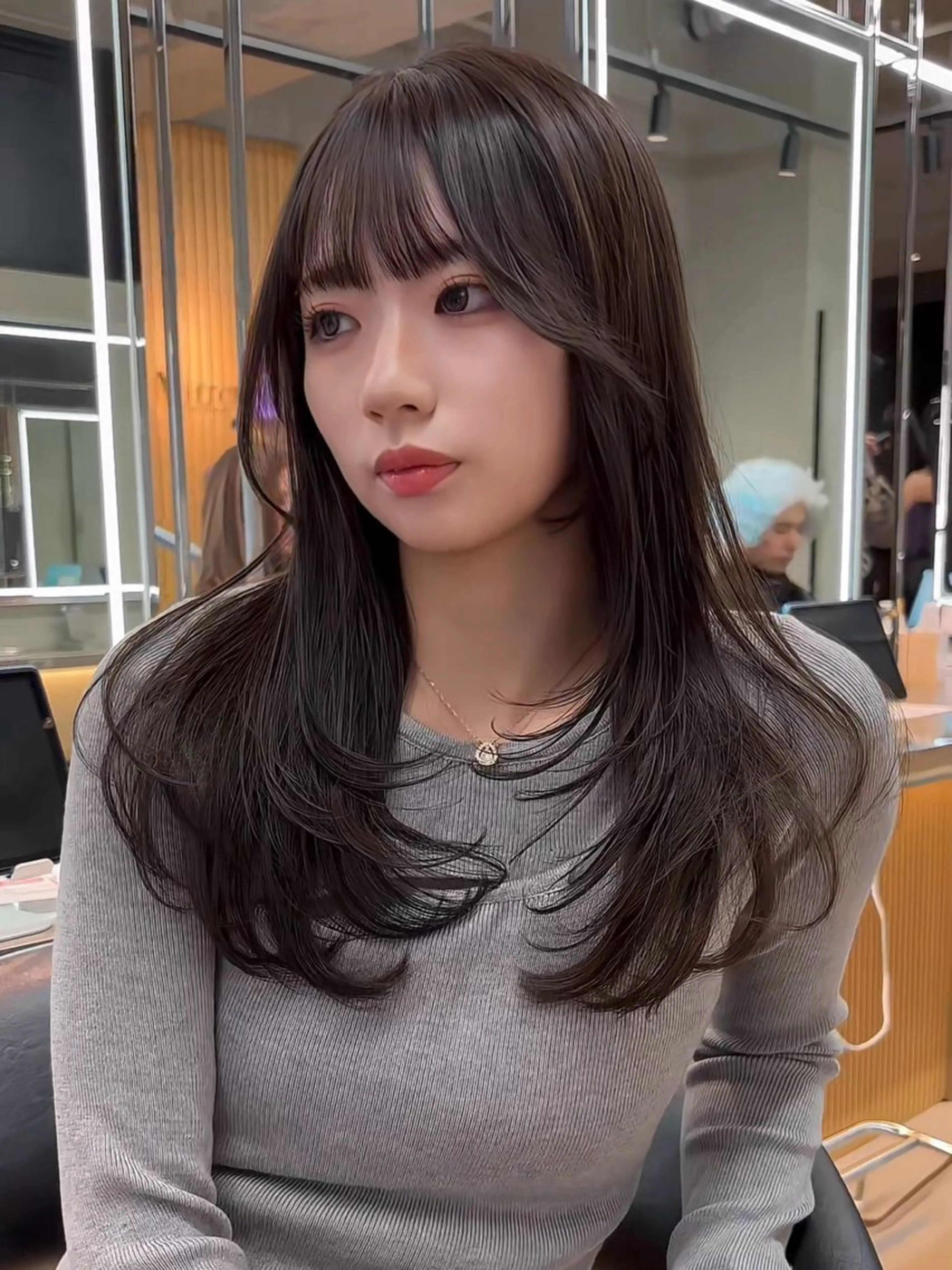 ミディアム カラー ブリーチ ブリーチなしカラー 髪質改善 レイヤーカット 縮毛矯正 【美髪矯正】 吉村　清志のヘアスタイル