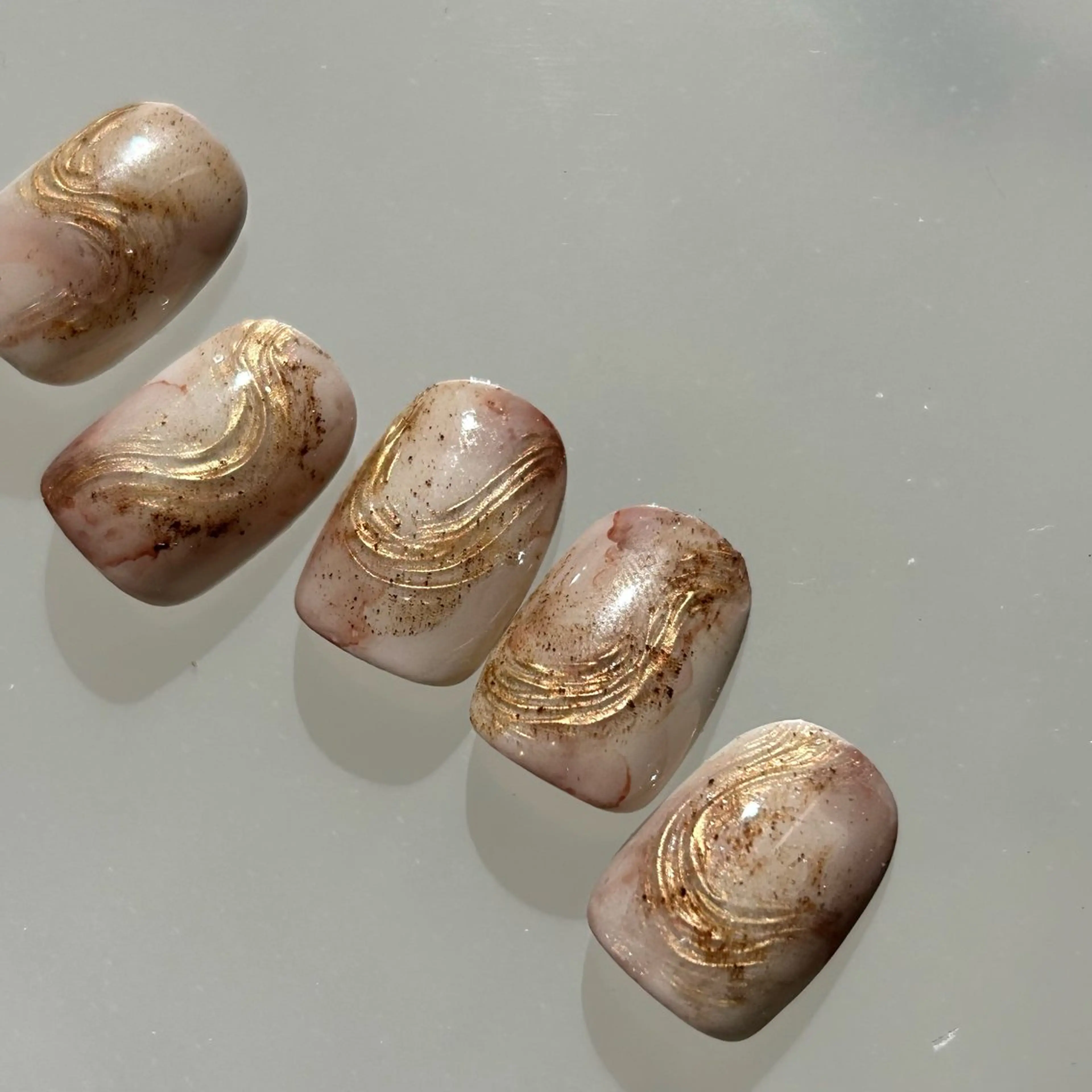 ネイル ayumi / Manonのネイルデザイン