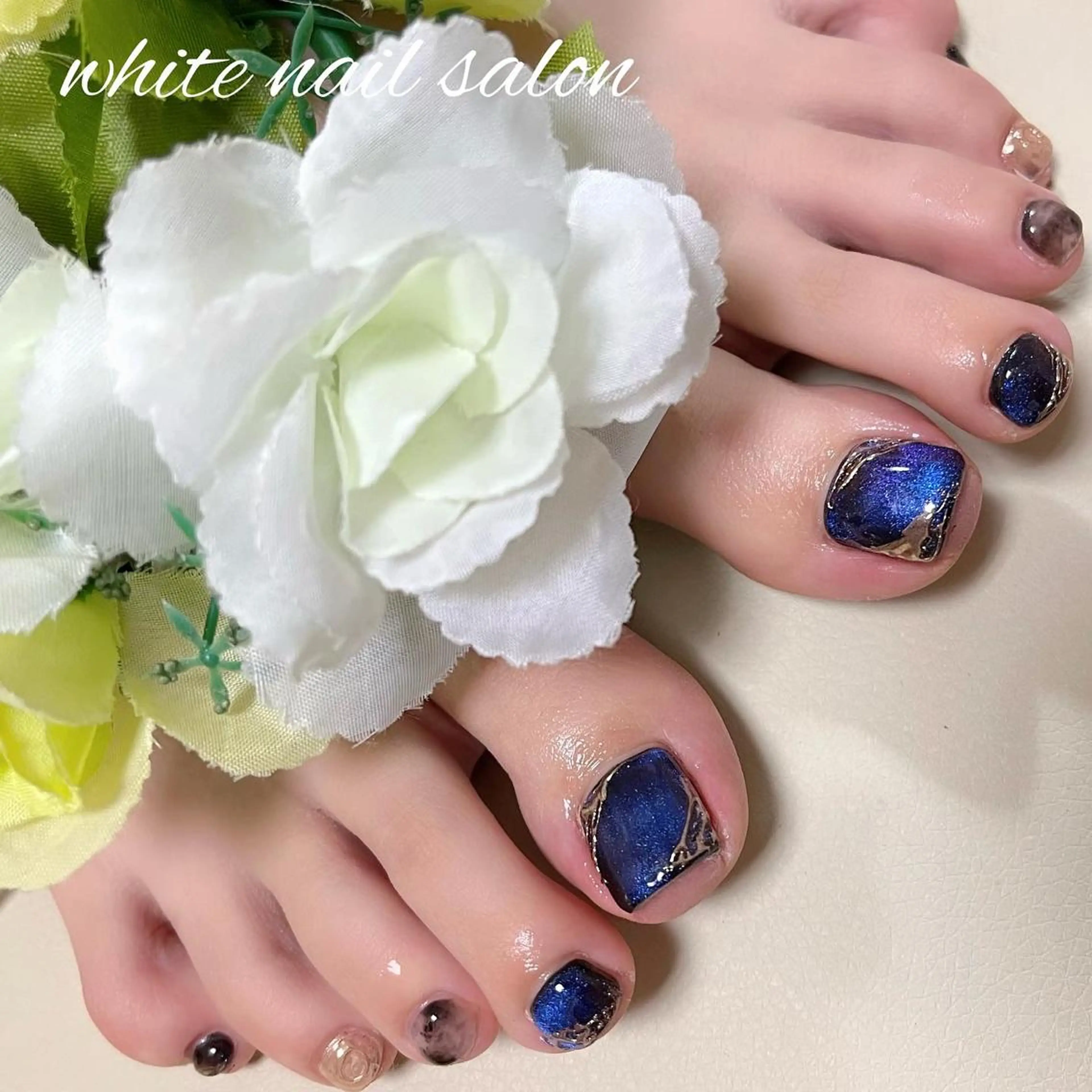 ネイル フットネイル ジェルネイル ハードジェル ラメ(グリッター) 持ち込み フットネイル white nail salonのネイルデザイン