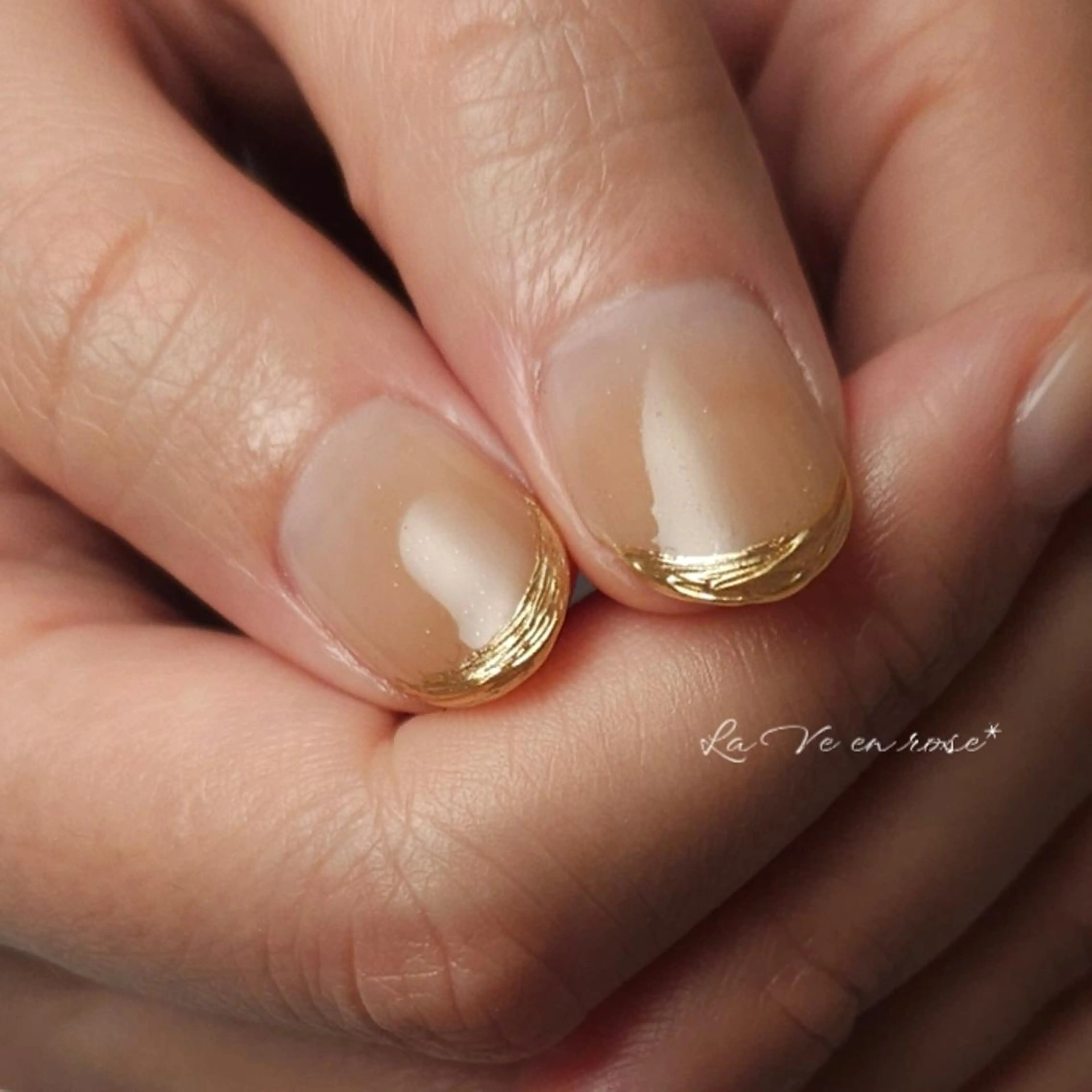 ネイル ミラーネイル ラヴィアン ローズのネイルデザイン