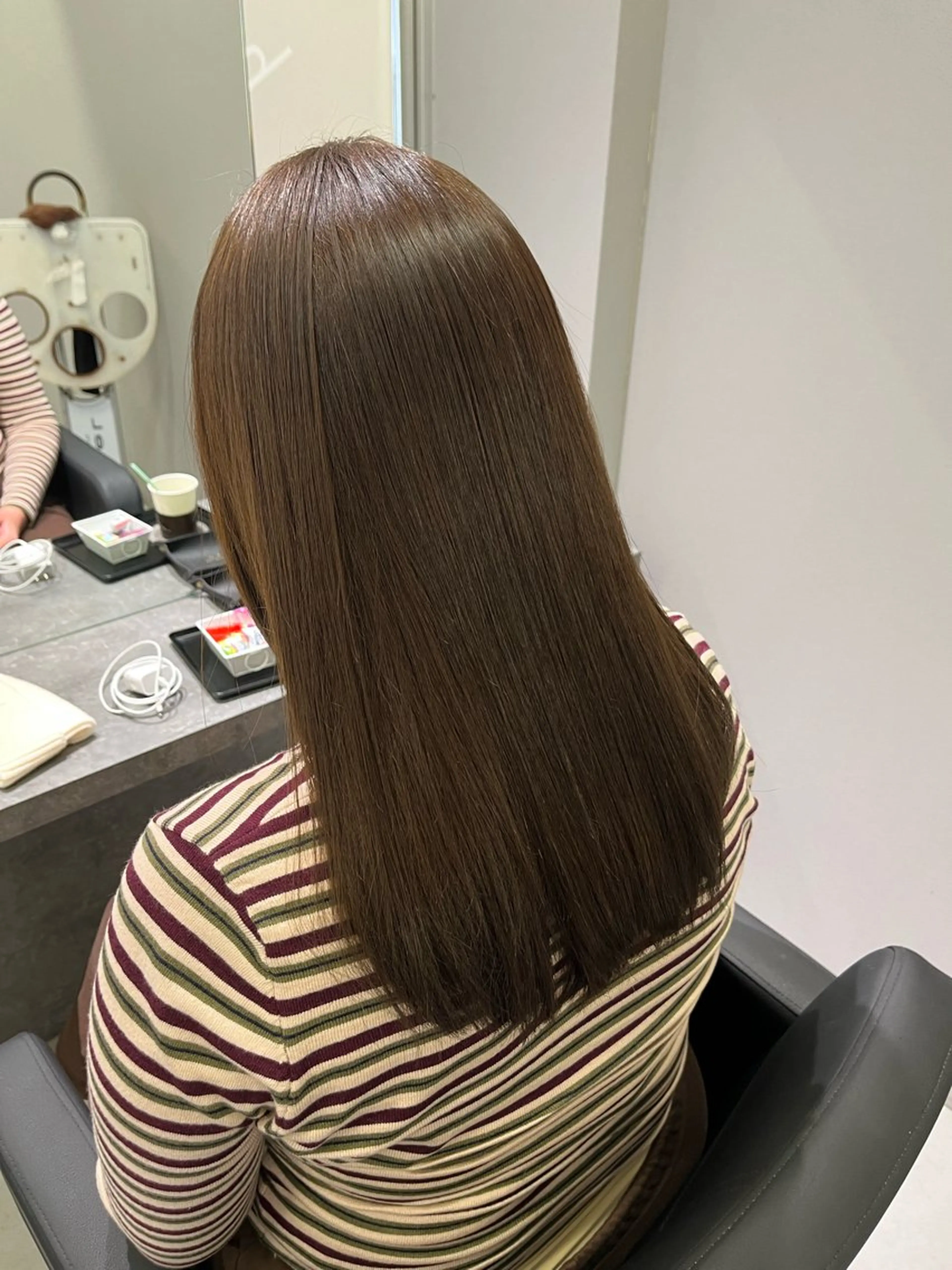 セミロング カラー レイヤーカット 村上海成のヘアスタイル