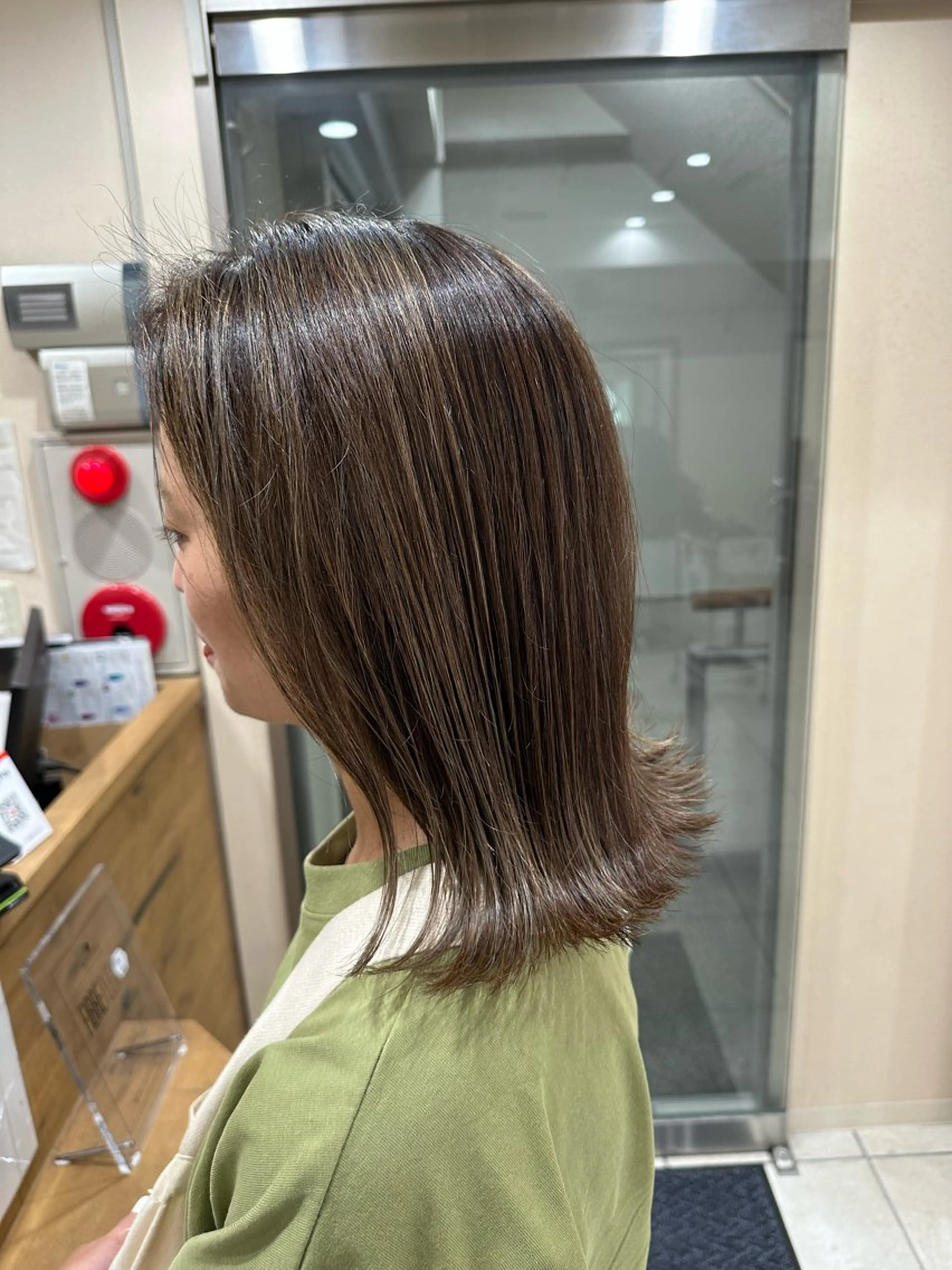 ミディアム カラー ハイライトカラー 伸ばしかけ ハイライト 巻けるケア縮毛矯正✨ ケアカラー✨山下のヘアスタイル