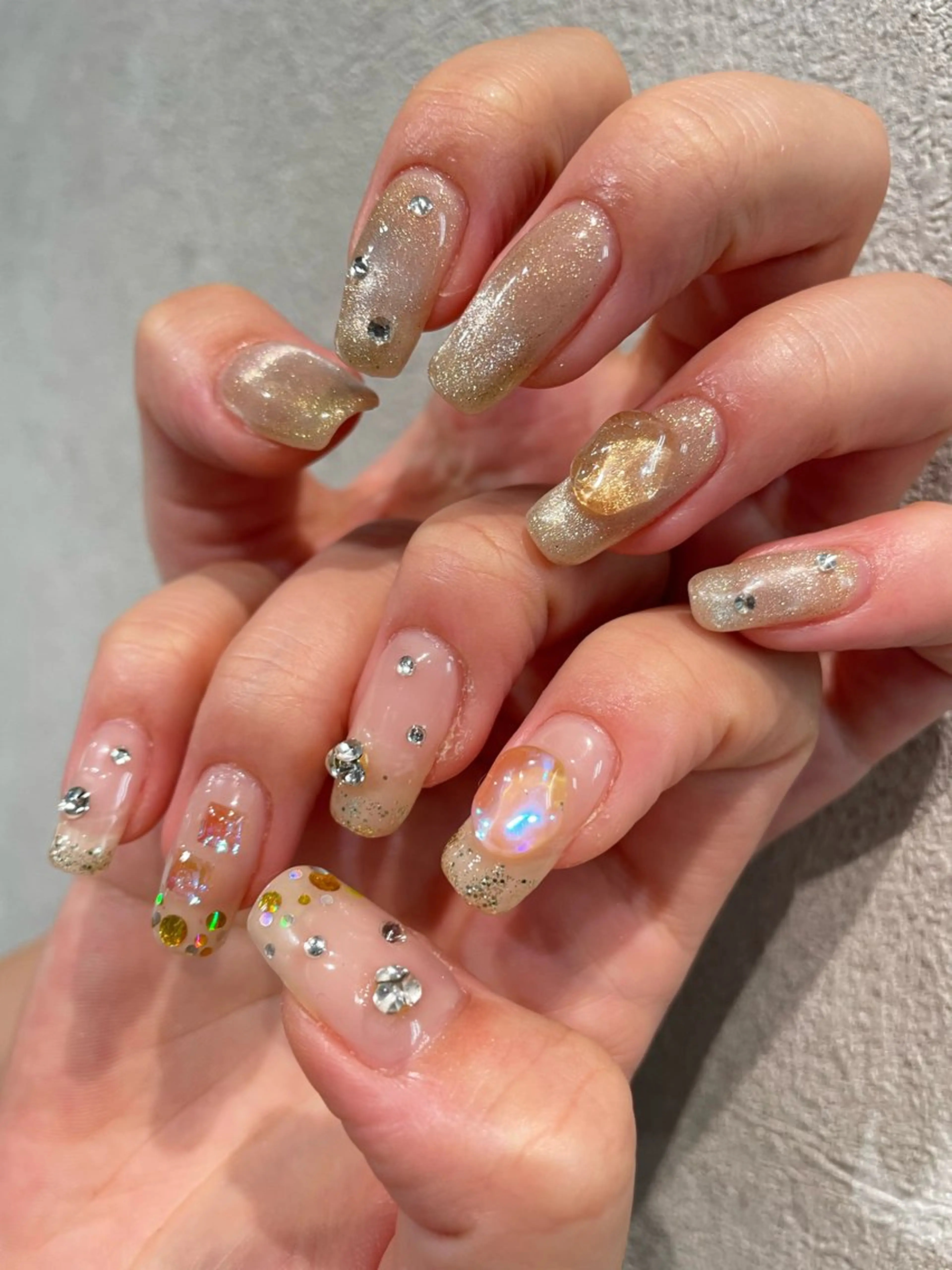 ネイル 氷ネイル・うるうるネイル キラキラネイル ハンドネイル ナチュラル透明感🌱 小山美樹子のヘアスタイル