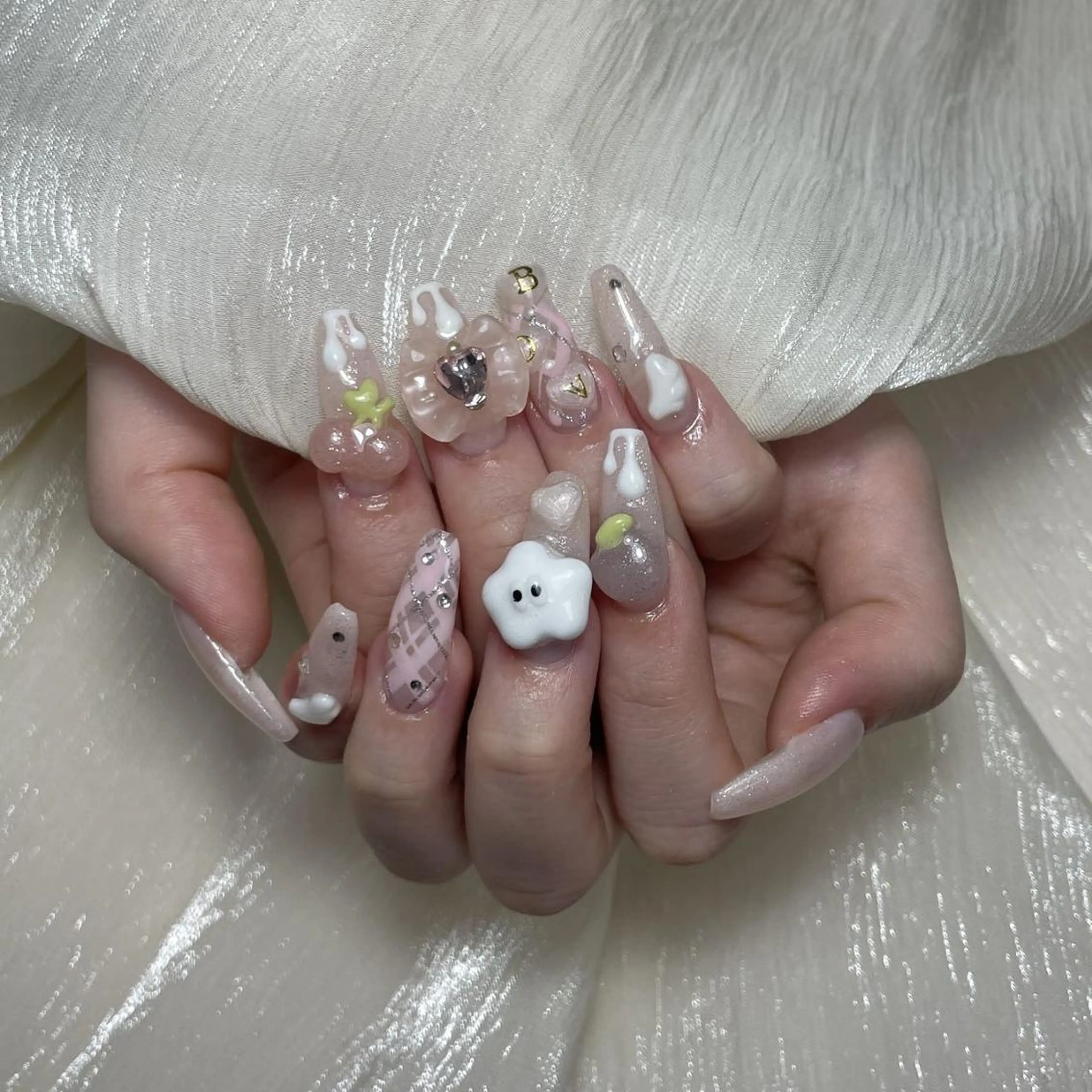 ネイル ハンドネイル ハンドケア DEMAIN- 🌹のネイルデザイン