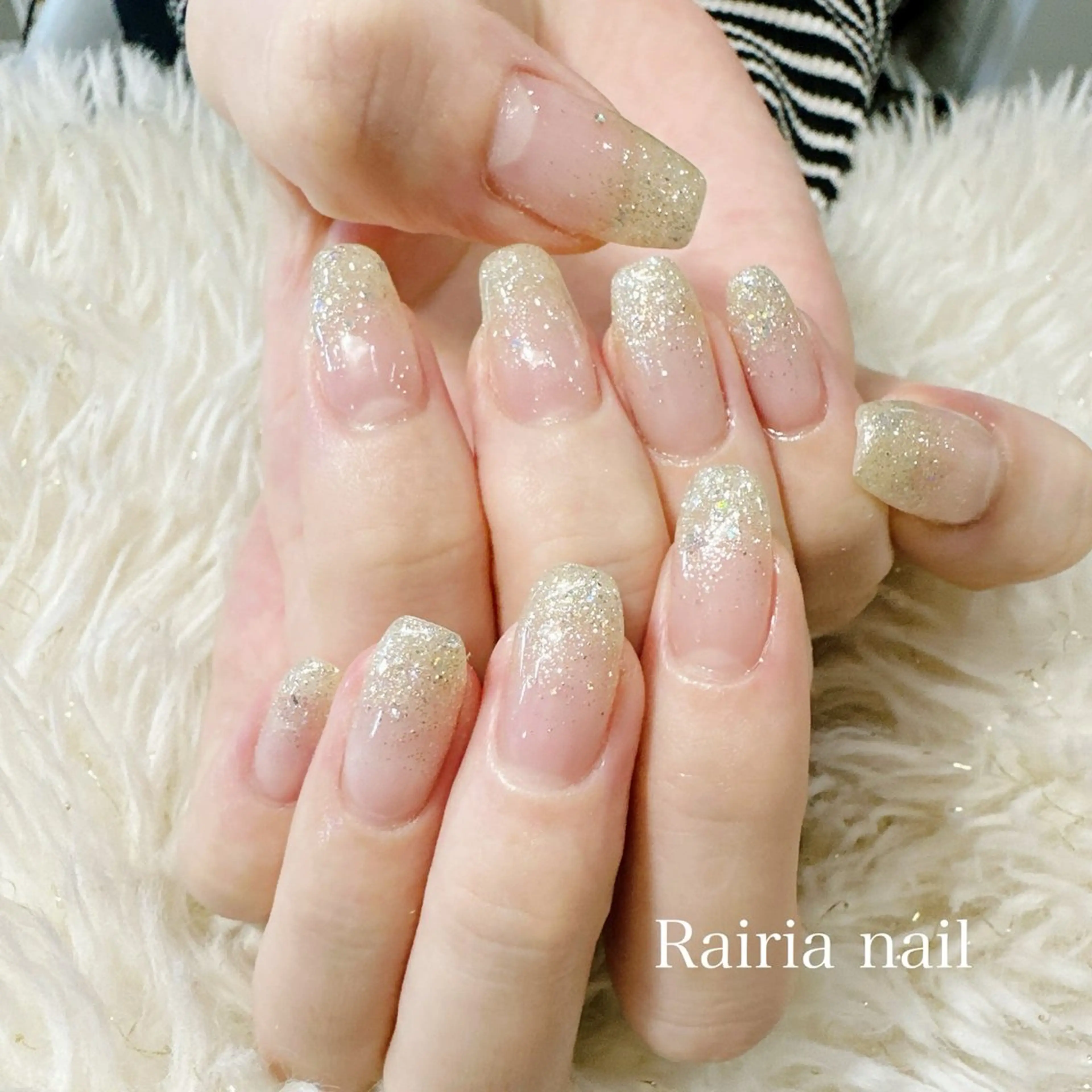 ネイル グラデーション ラメ(グリッター) ラメグラデーション Rairia   nail所属・屋敷 理奈のネイルデザイン
