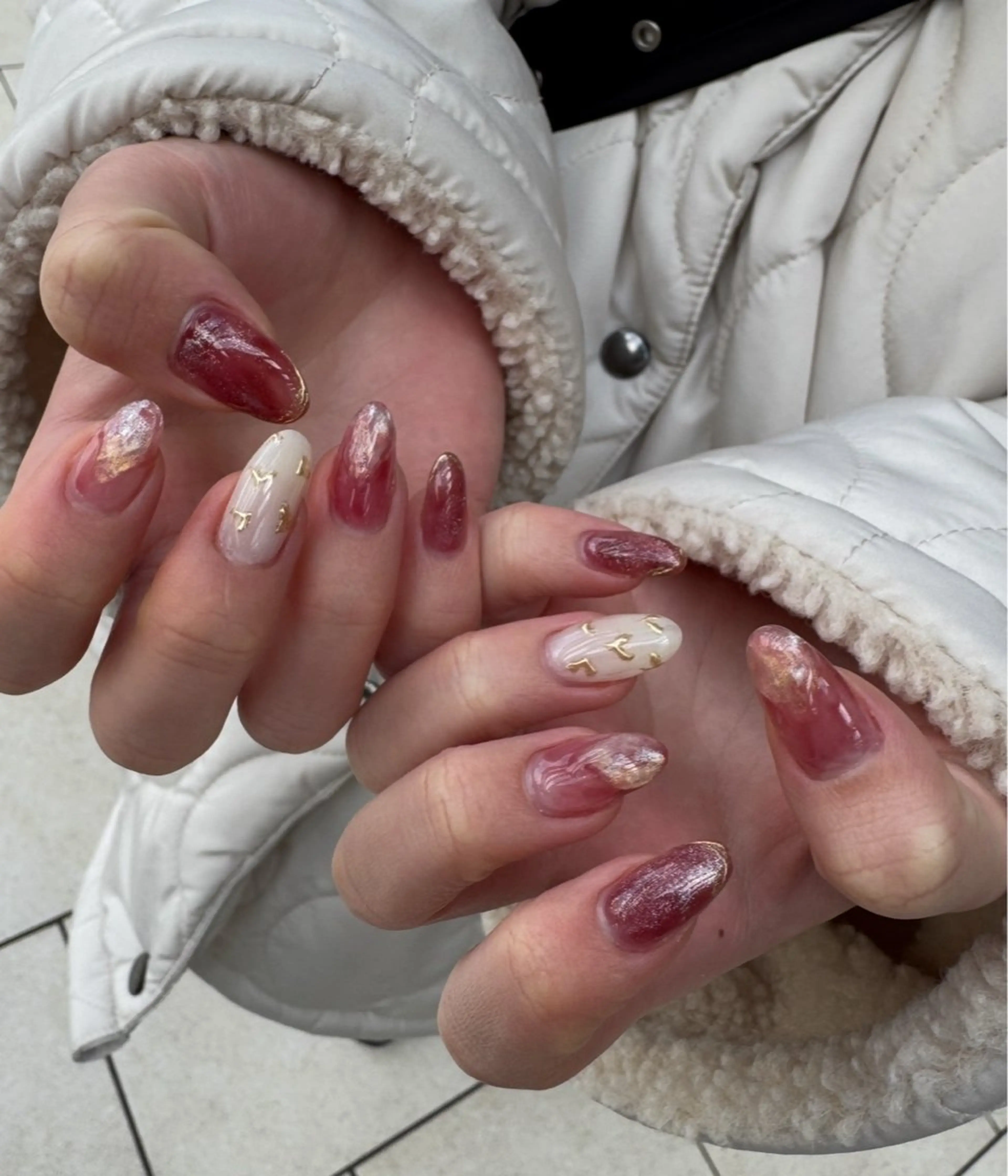 ネイル 成人式 キラキラネイル ニュアンスネイル オフィスネイル シンプルネイル Lililas サロン&スクールのネイルデザイン