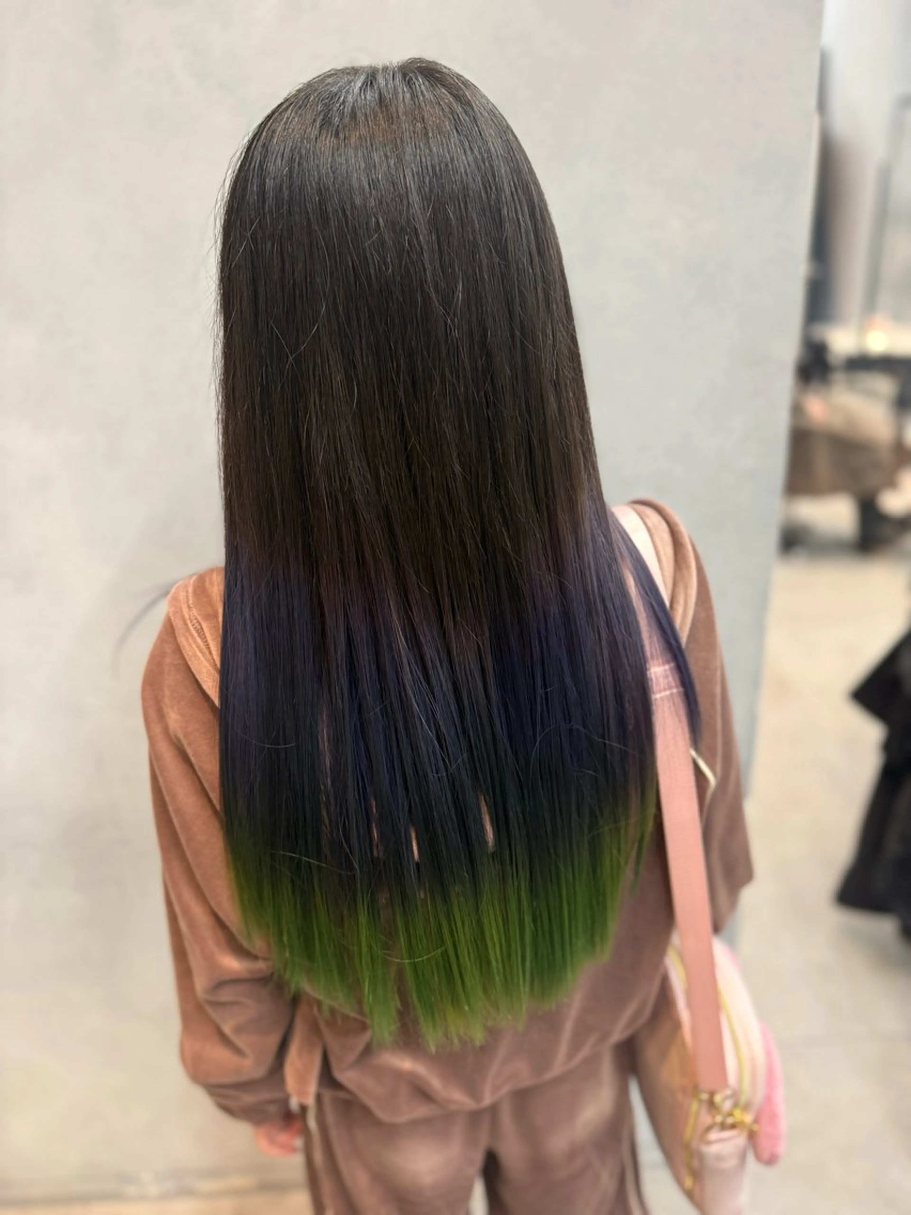 ロング カラー カット ヘアカラー トリートメント Nene 🪽🤍推しカラーのヘアスタイル