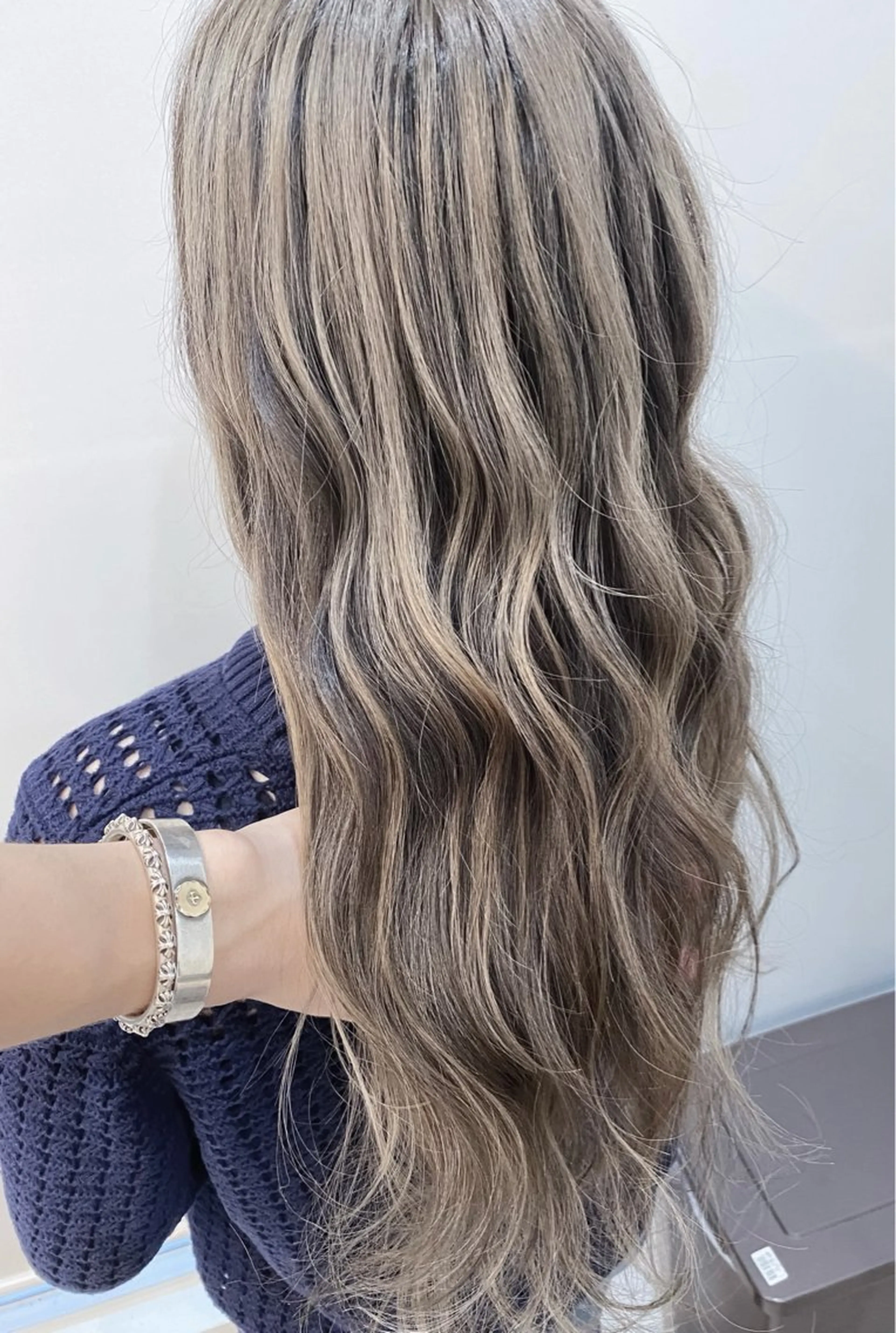 ロング カラー パーマ バレイヤージュ ブリーチ 透明感カラー ハイライトカラー ハイライト カット 縮毛矯正 トリートメント 竹内ケンゴ🇰🇷 EIGHT藤沢のヘアスタイル