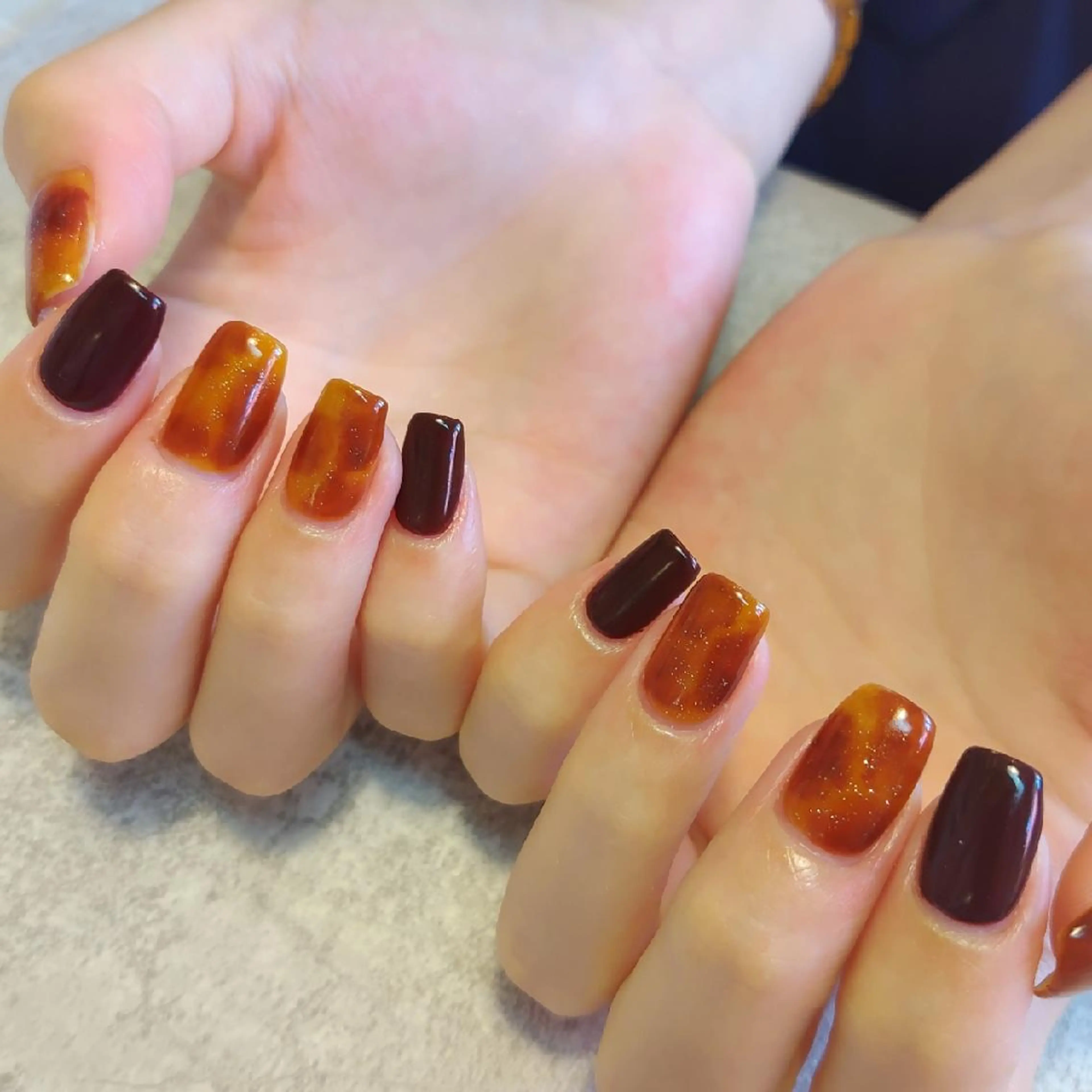 ネイル べっ甲ネイル ジェヌインネイル 河内のネイルデザイン