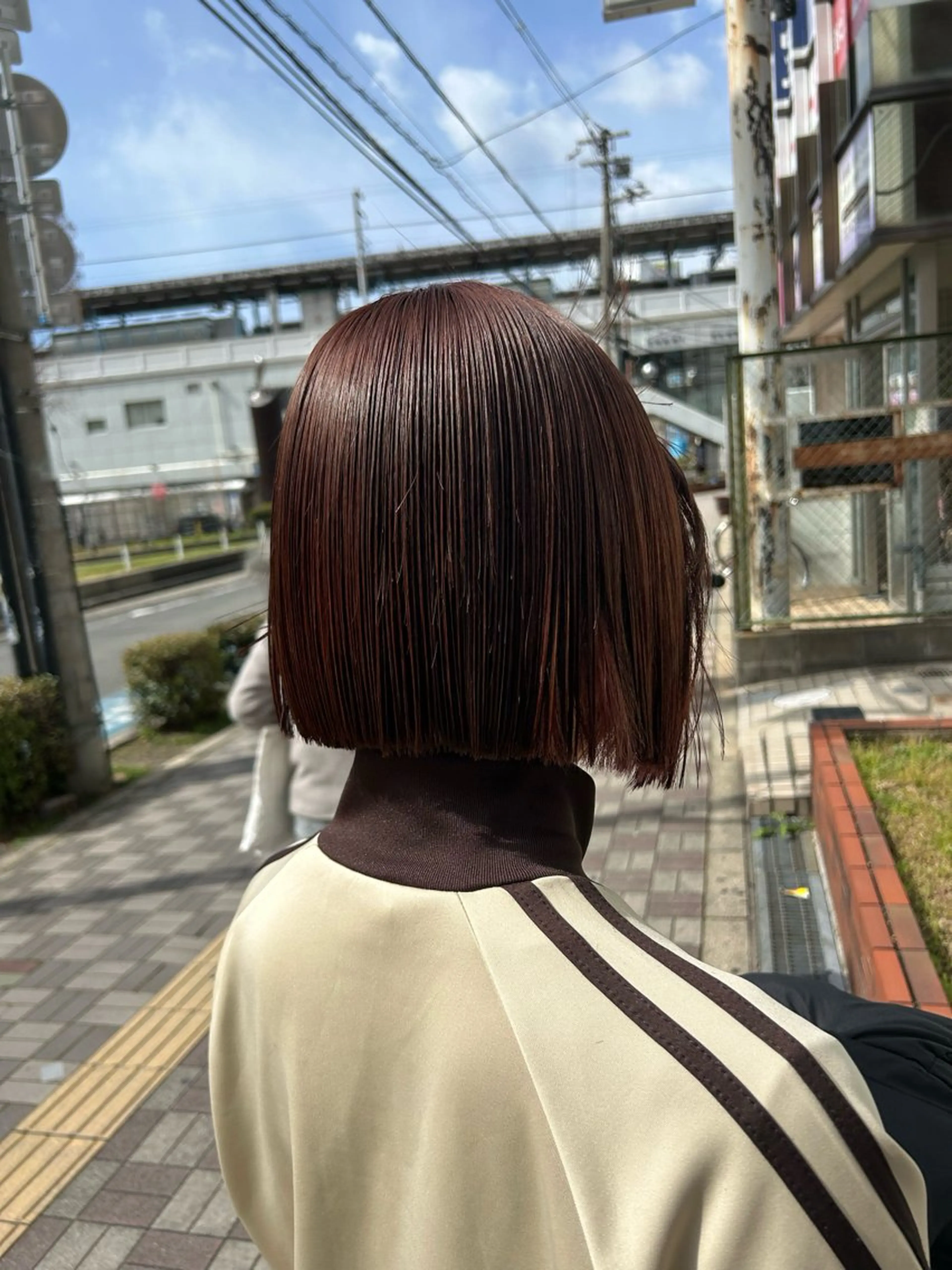 ショート カラー FRAME+なんば駅前店所属・砂野 真璃奈のヘアスタイル