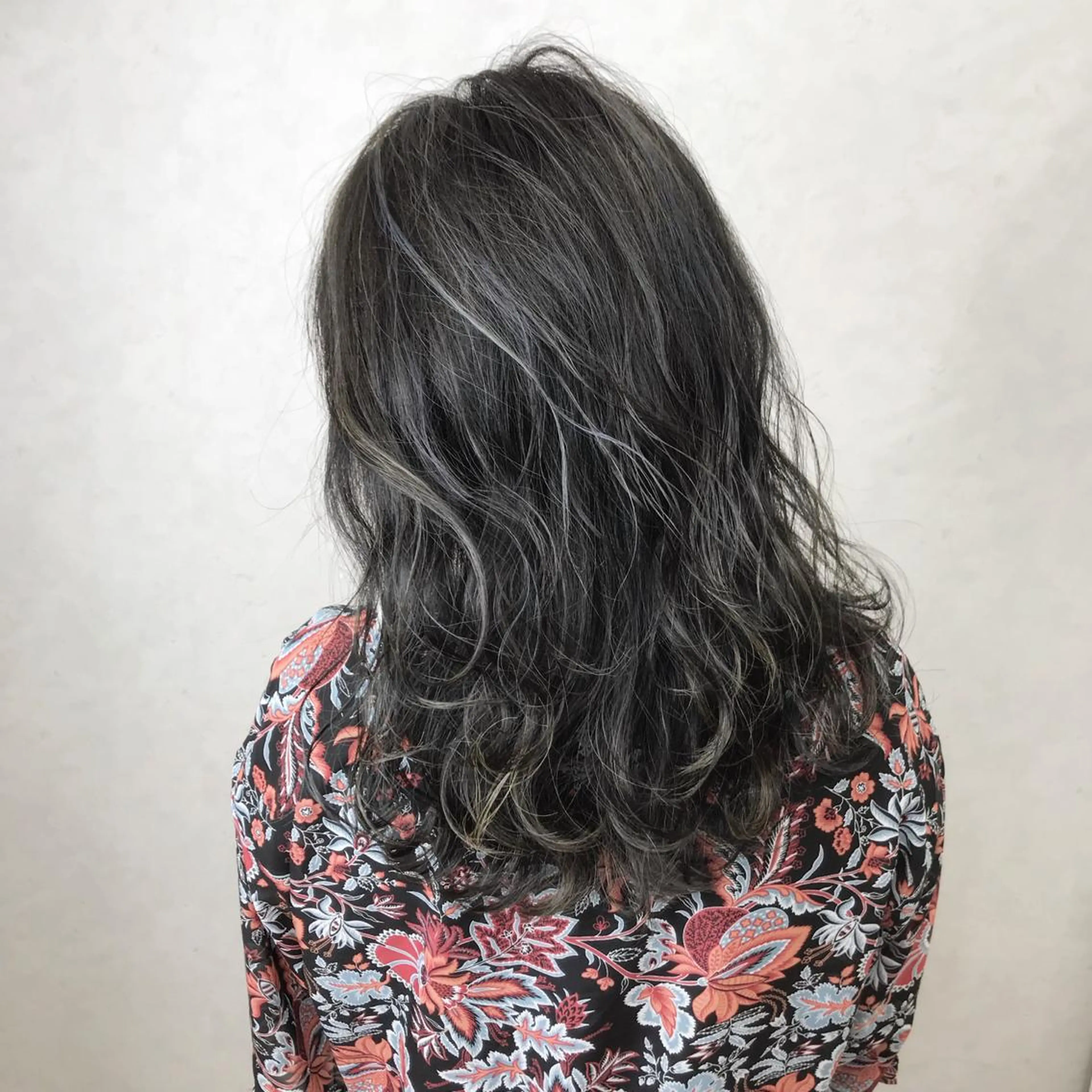 セミロング カラー LUSTRE クロサワのヘアスタイル
