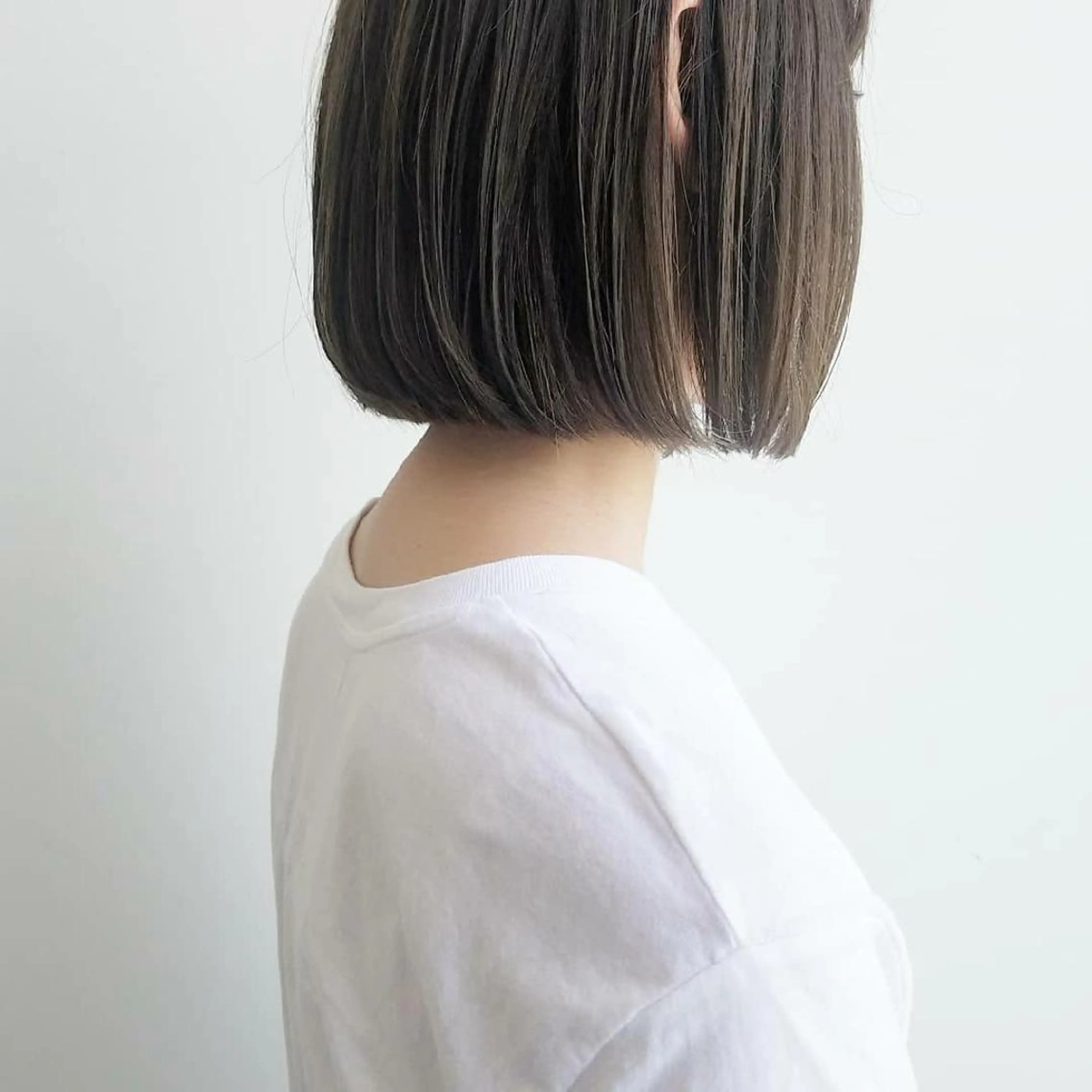 ショート カラー ボブ iplus✴ まつげ、眉毛、耳つぼのマツエク・マツパデザイン