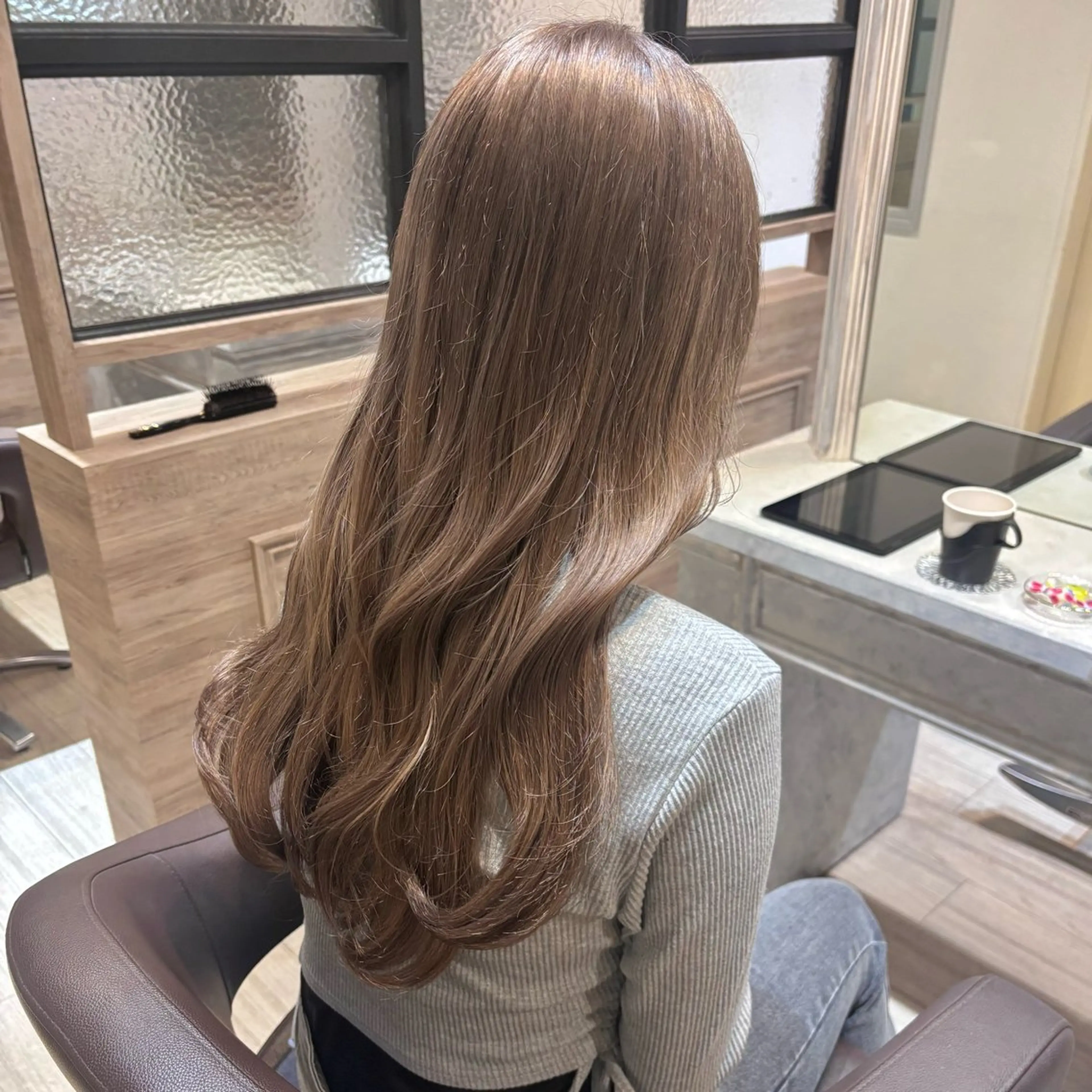 ロング カラー カット ヘアカラー mio ︴ アレンジ ︴ 透明感カラーのヘアスタイル