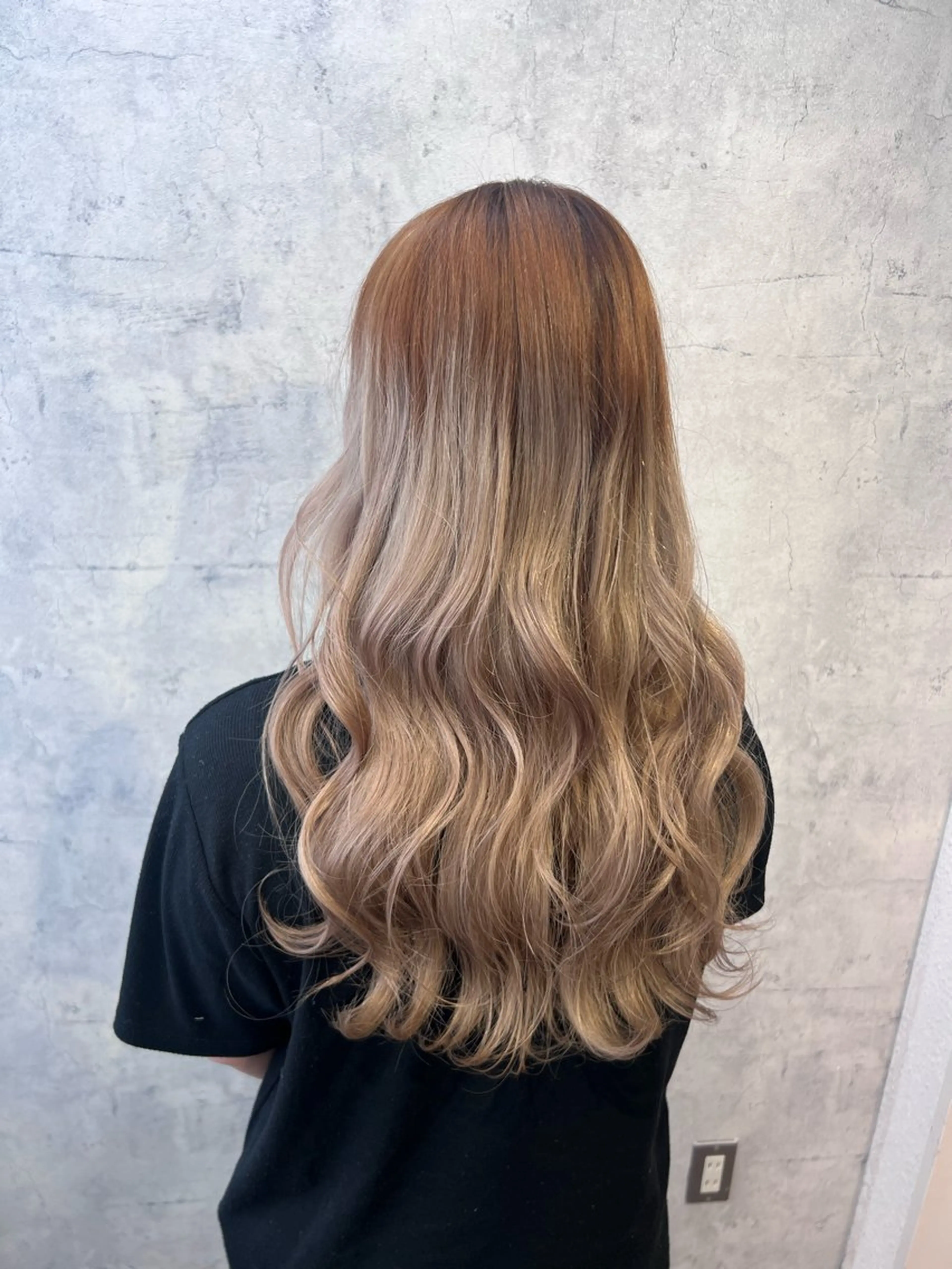 ロング ヘアカラー ⚡️ エマ🥑のヘアスタイル