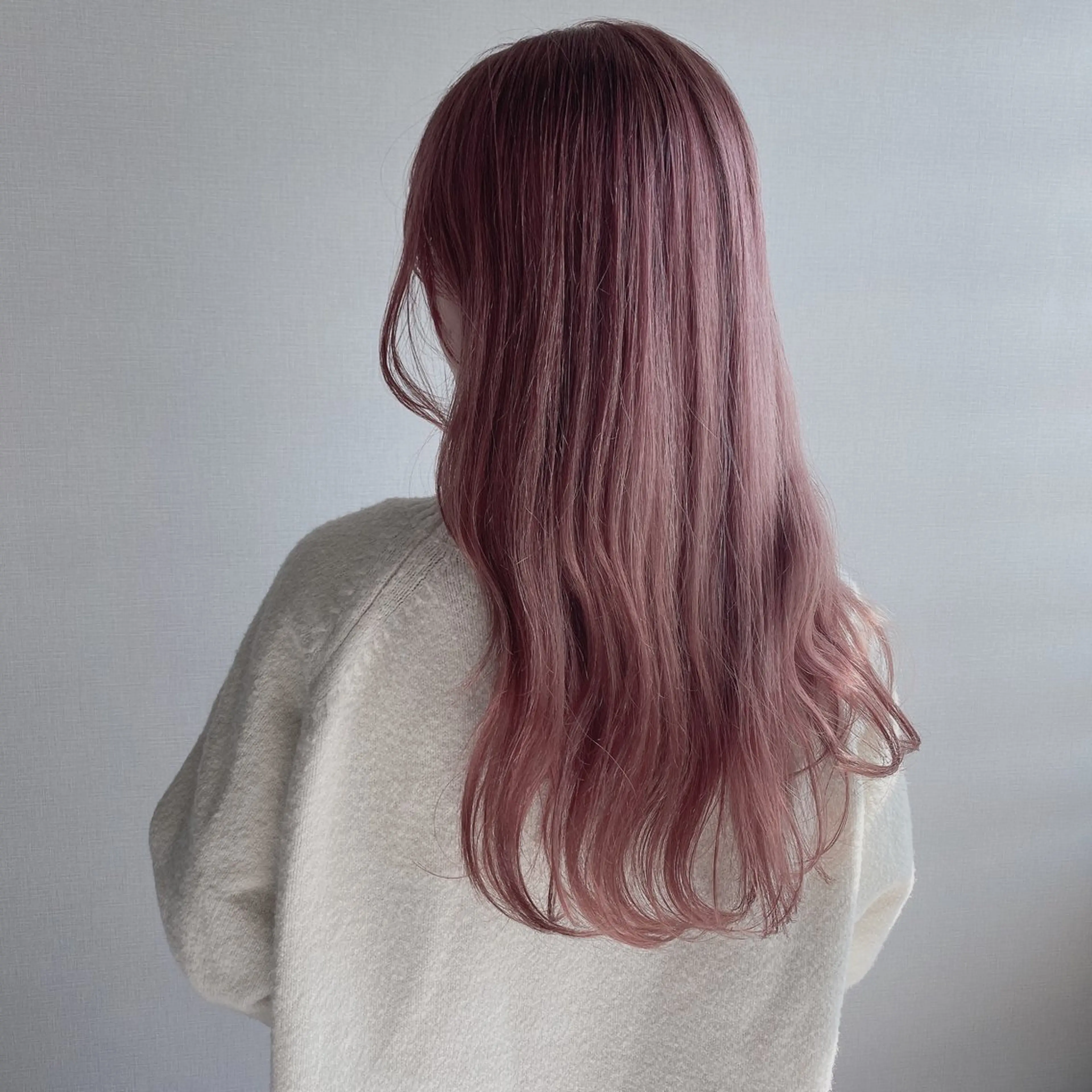 ロング カラー ヘアカラー トリートメント ヘッドスパ ヘアセット 韓国レイヤー🕊️ 柔らかベージュ🧸のヘアスタイル