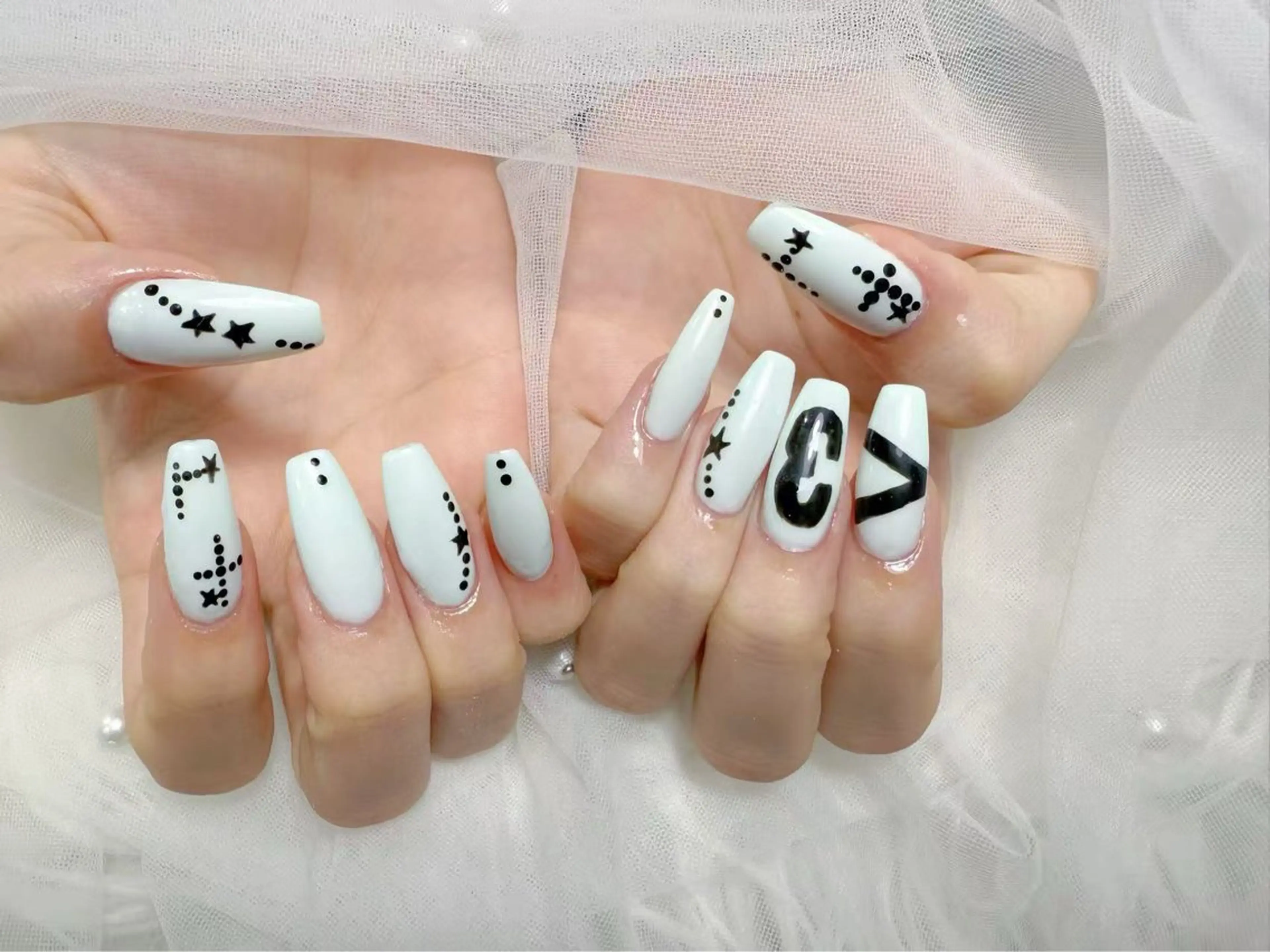 ネイル ハンドネイル 🌈 Laule'aのネイルデザイン