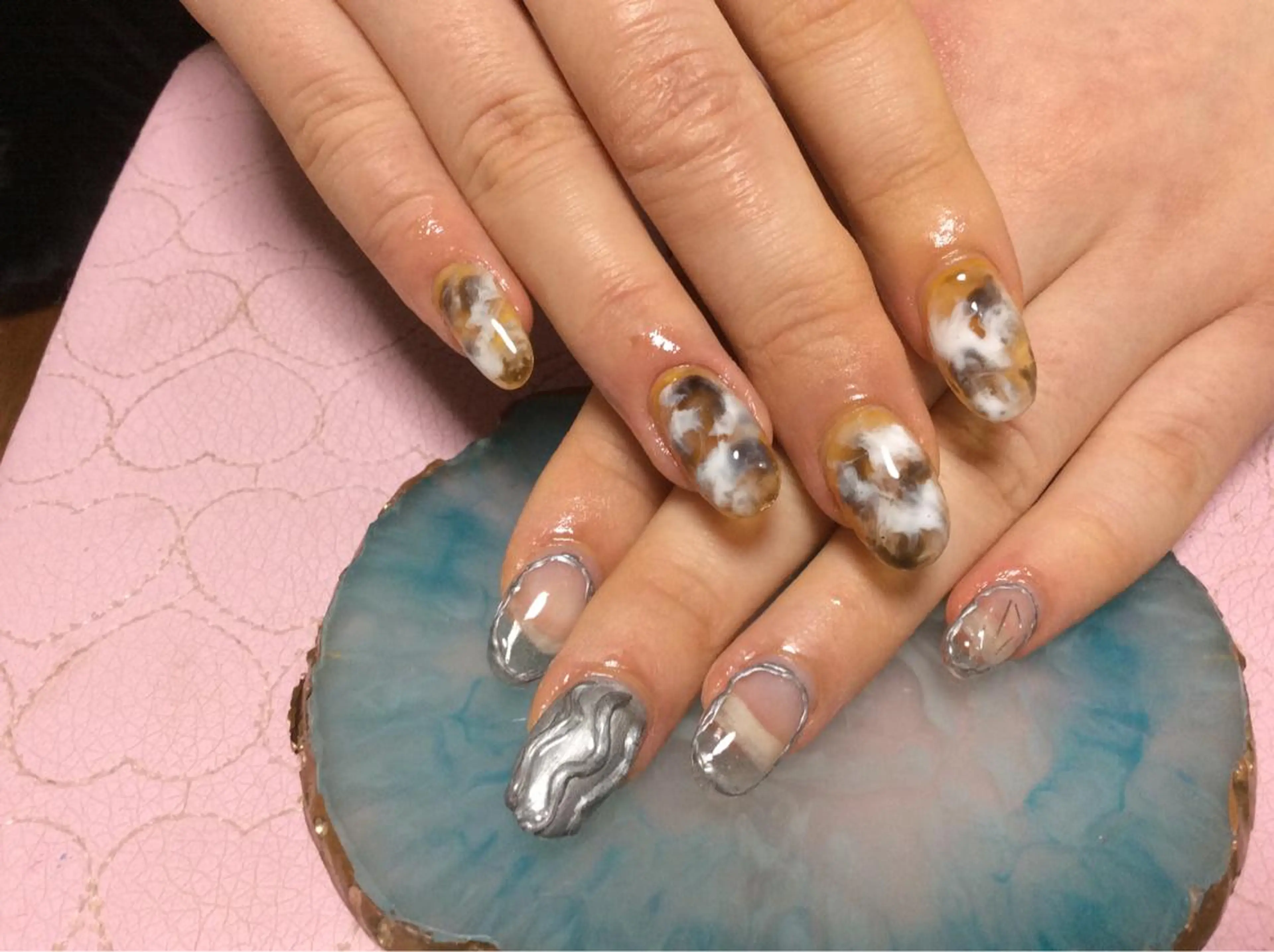 ネイル フラワー ムーンのネイルデザイン