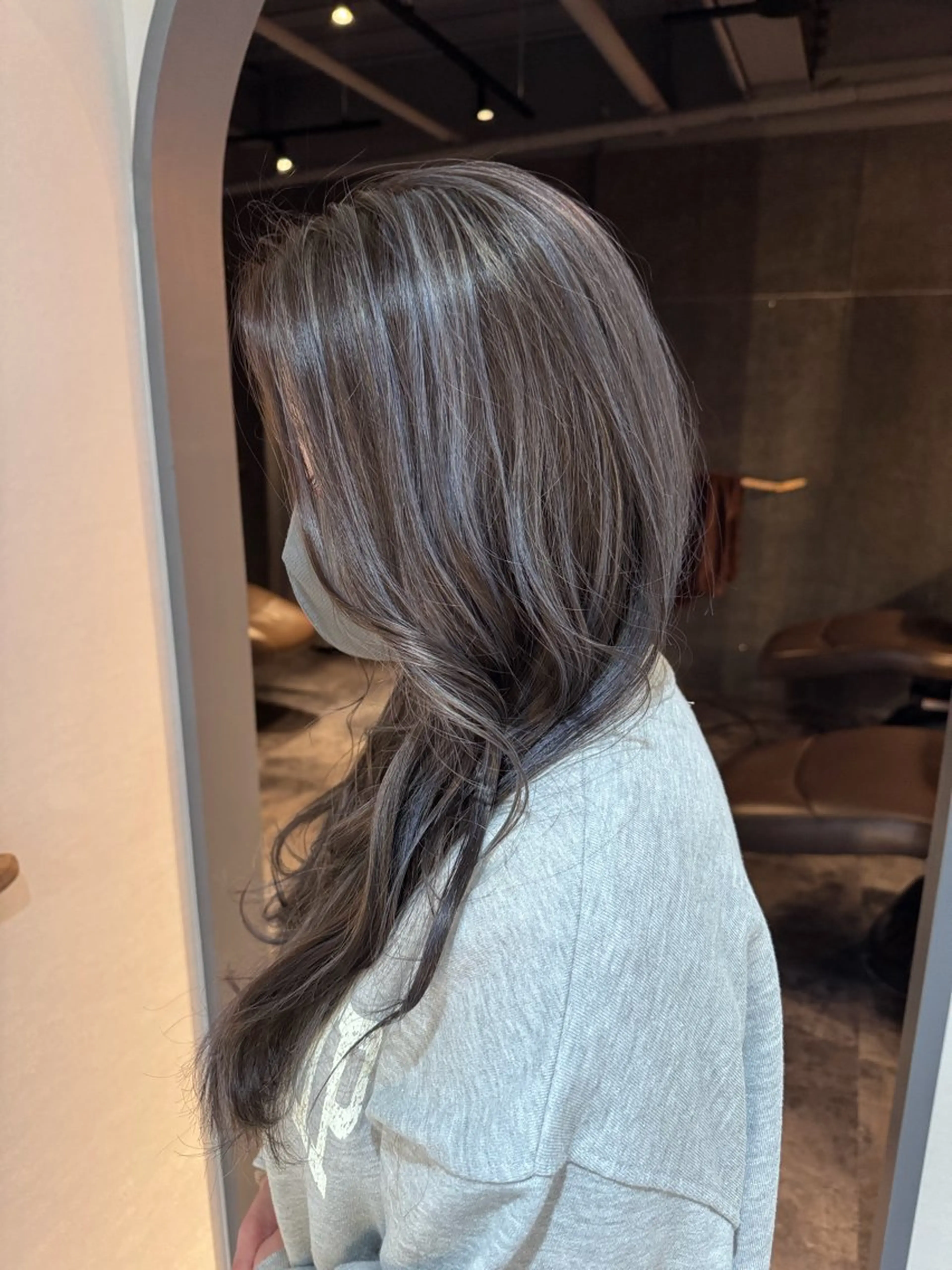 ロング カラー ハイライトカラー ハイライト びようしつクイーン所属・原 魁杜のヘアスタイル