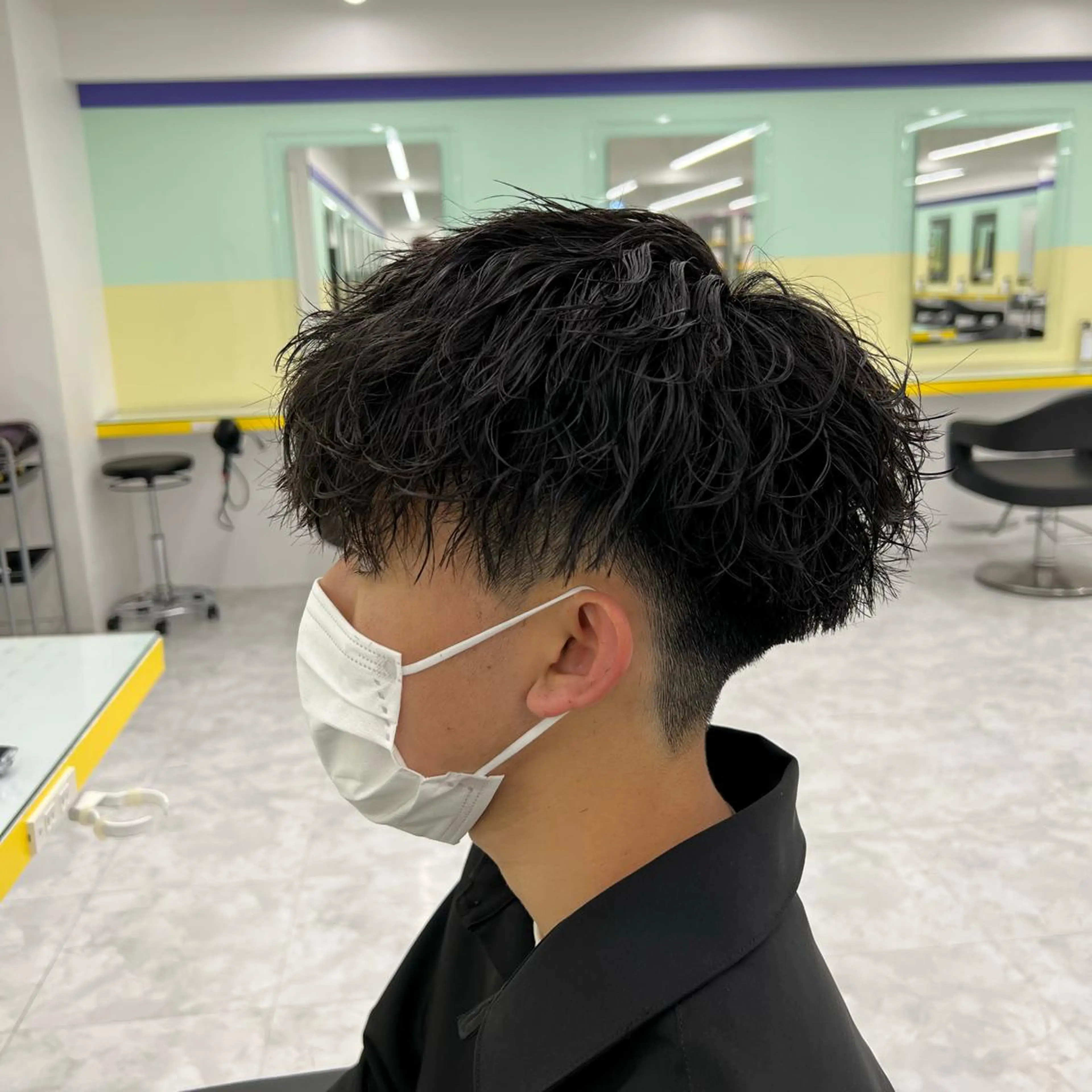 ショート カラー パーマ ヘアアレンジ メンズ キッズ ネイル アイブロウ アップバング センターパート メンズハイライト マッシュ メンズパーマ 🔷横浜1のパーマ 職人🔷将太郎のヘアスタイル