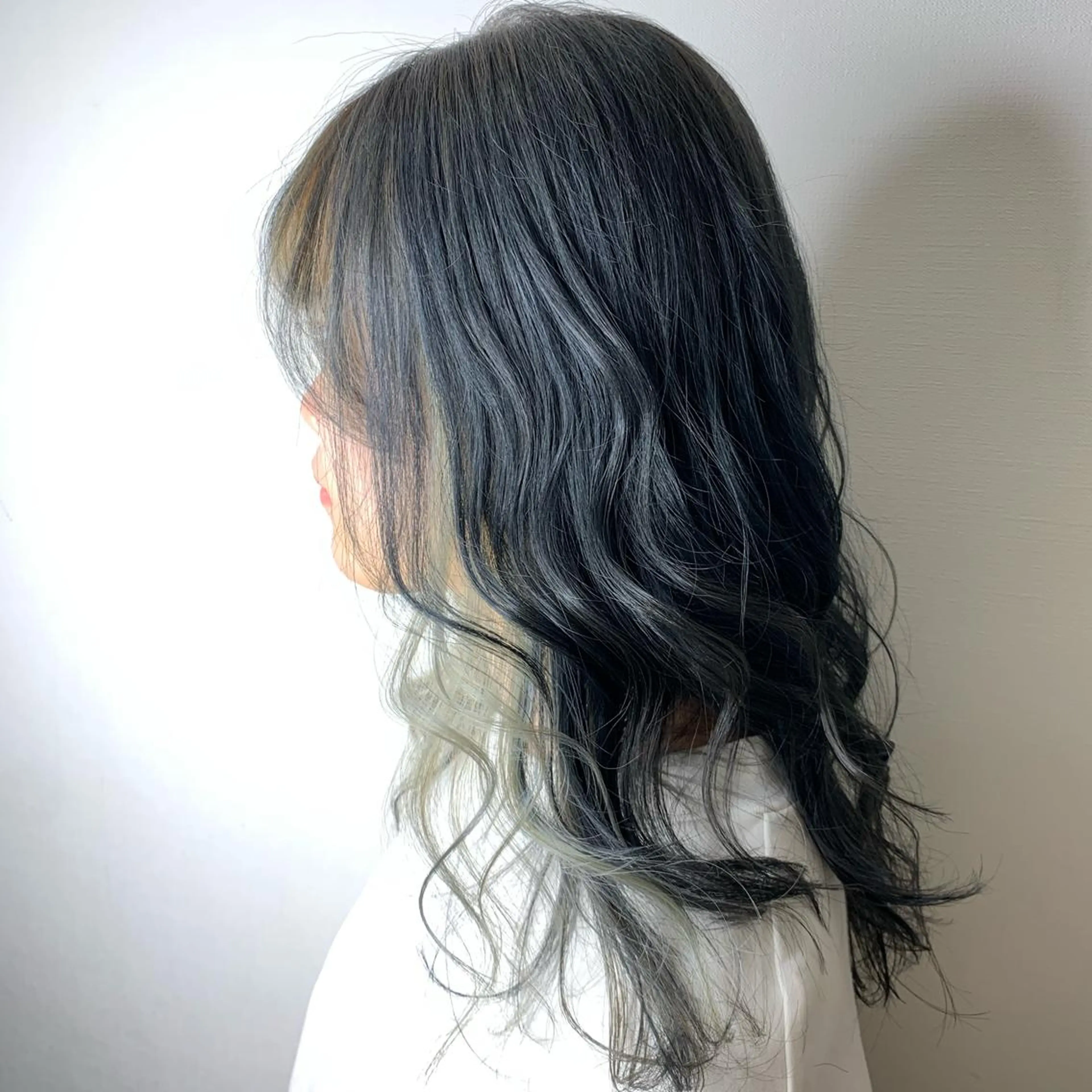 ロング カラー 黒髪 ブルーカラー ブルーブラック インナーカラー 🫧ウルフカット/ 畑中結衣🫧のヘアスタイル