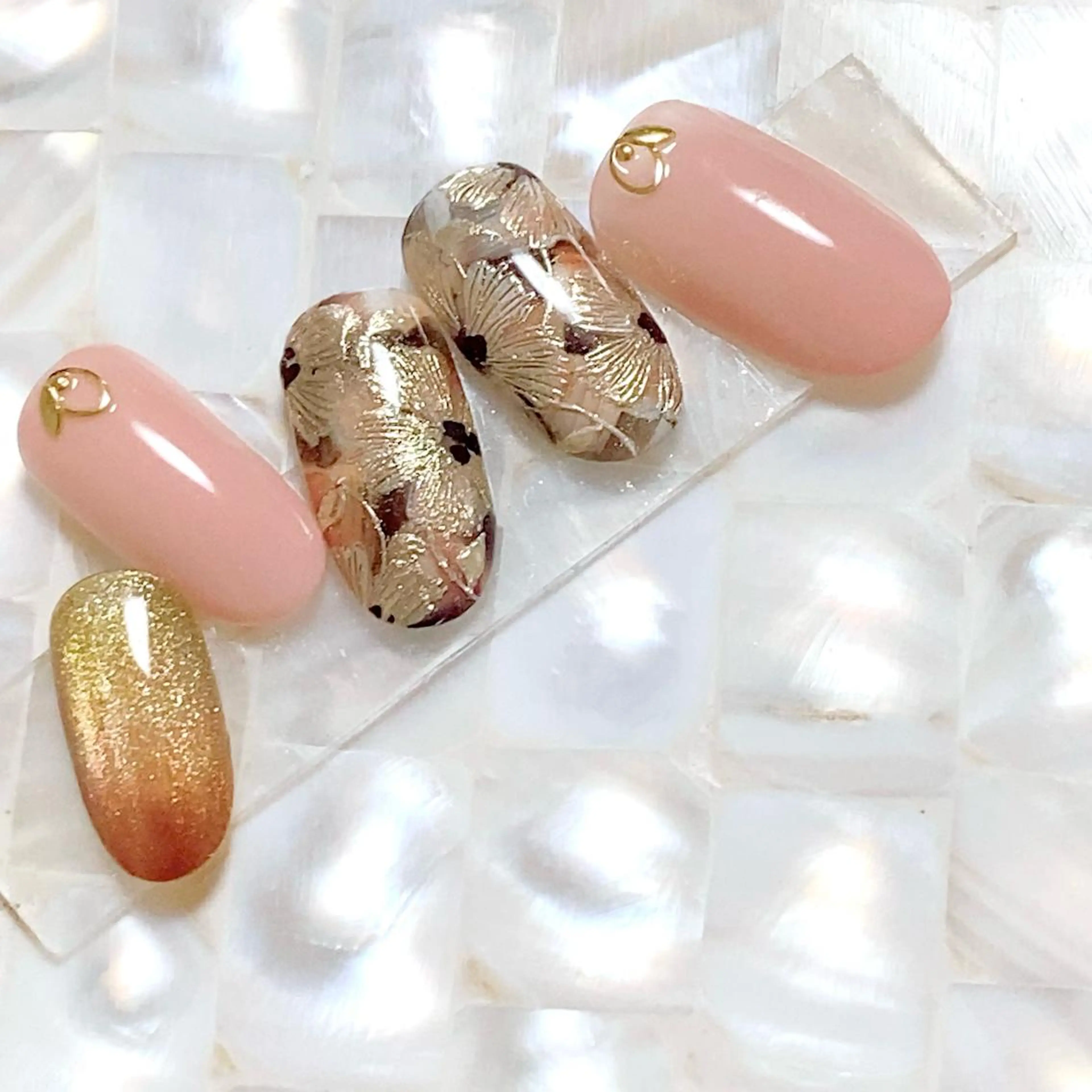 ネイル フラワーネイル ジェルネイル ハードジェル ミラーネイル パラジェル プライベートサロン Rのネイルデザイン