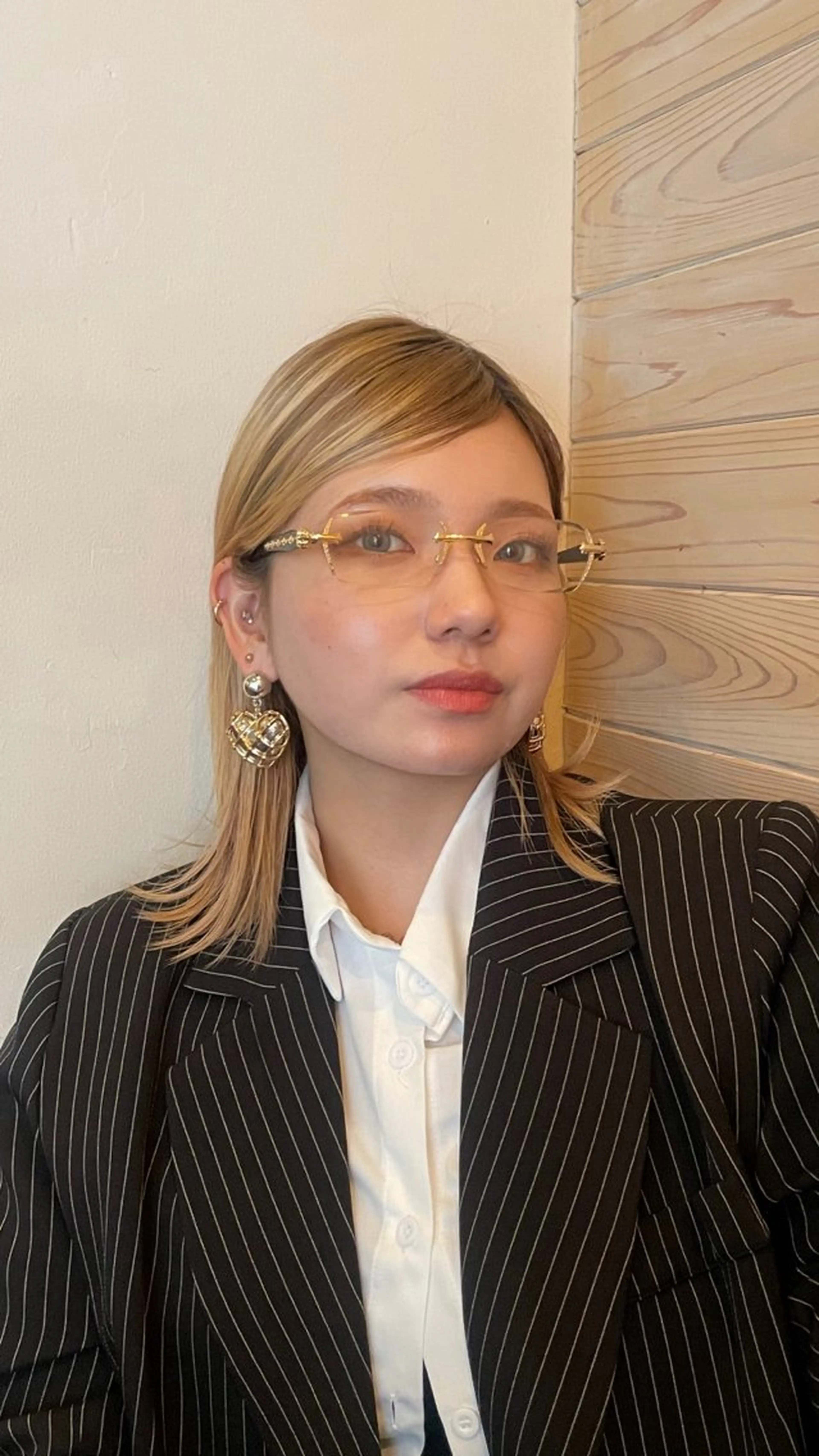 ミディアム 横嶋 倫のヘアスタイル