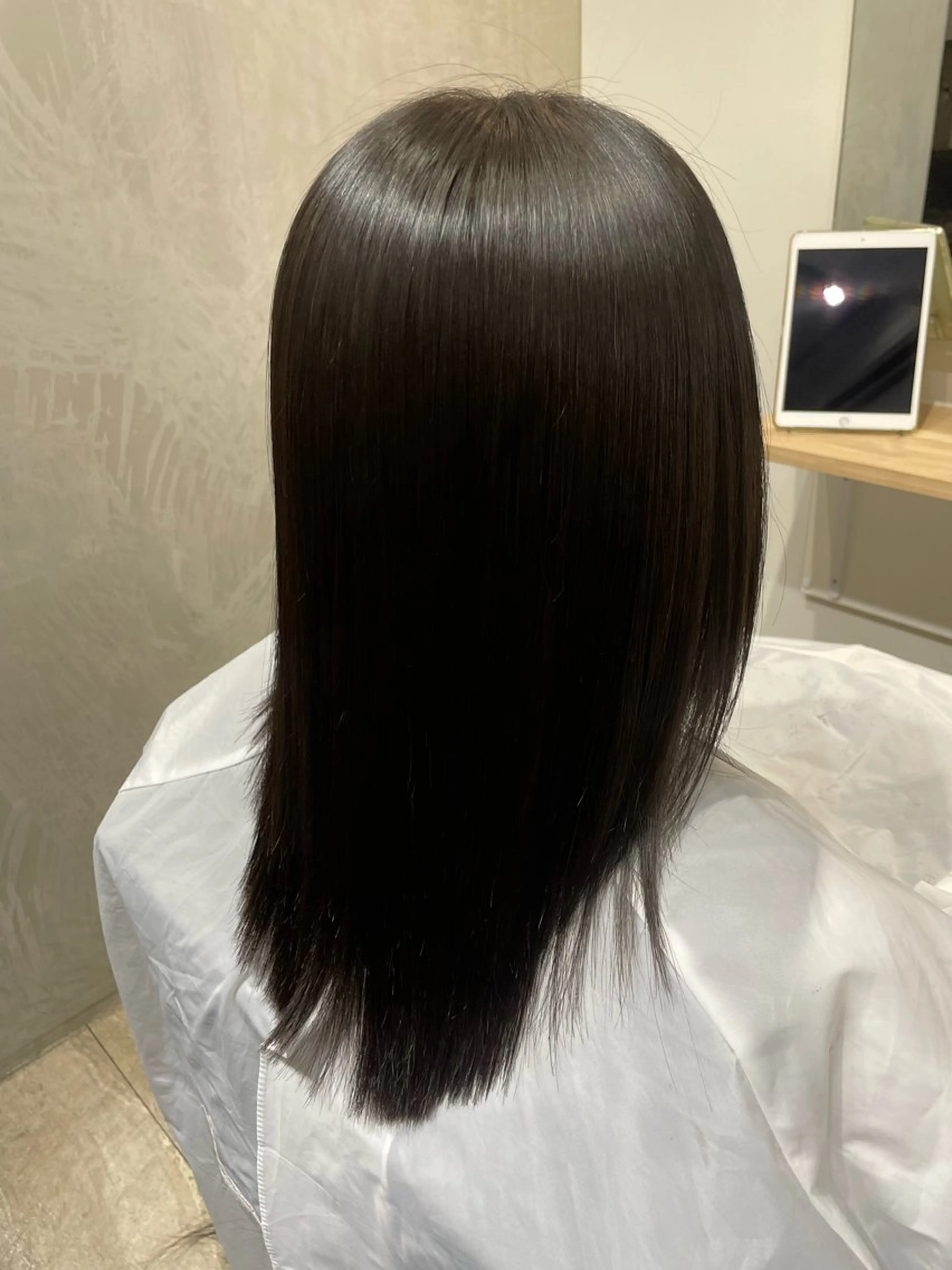 ミディアム 南雲 由麻のヘアスタイル