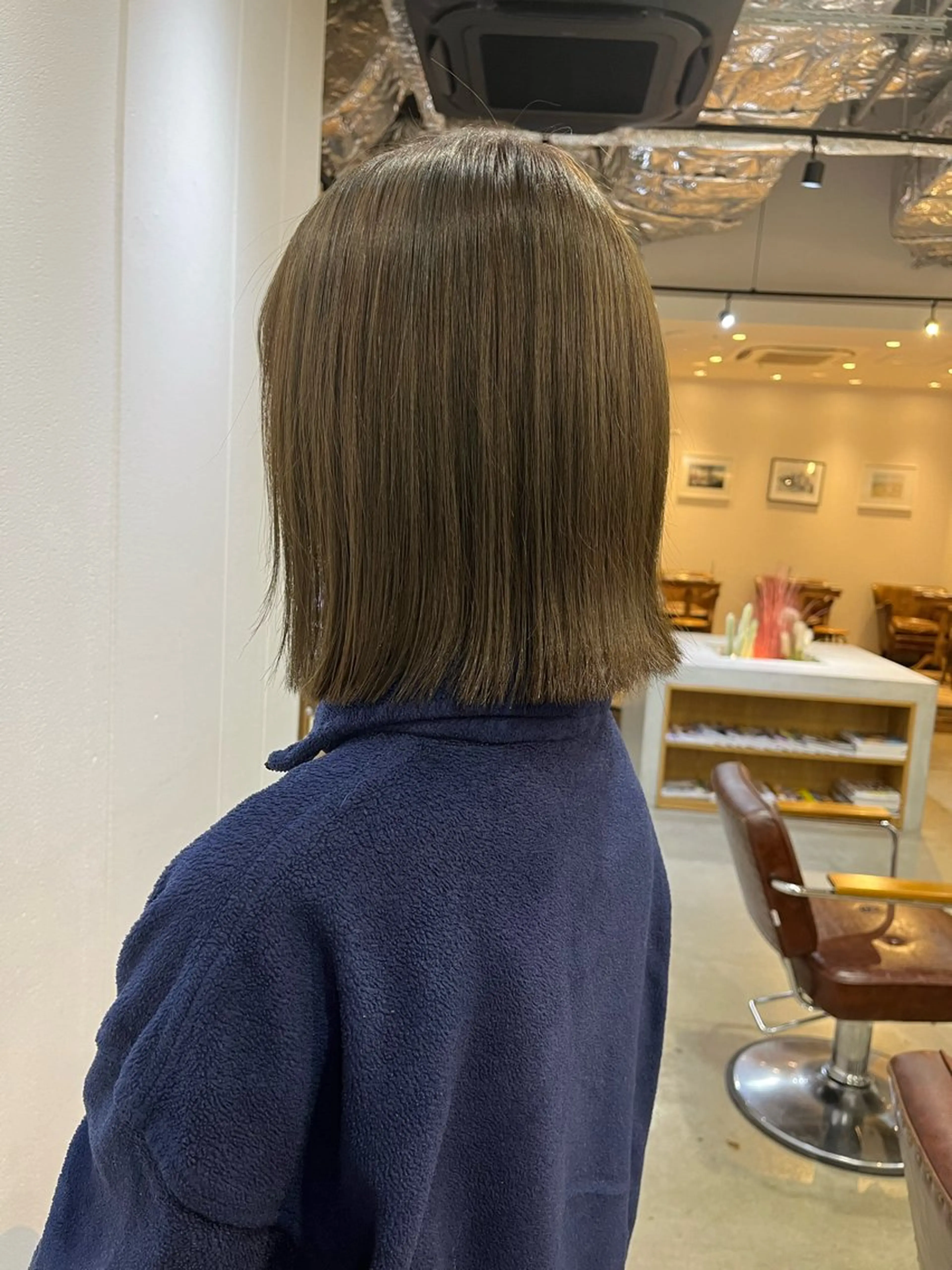 ショート カラー ベージュカラー ブリーチ ダブルカラー ブリーチなしカラー オリーブベージュ 中津/梅田/赤み消し /髪質改善/愛芽のヘアスタイル