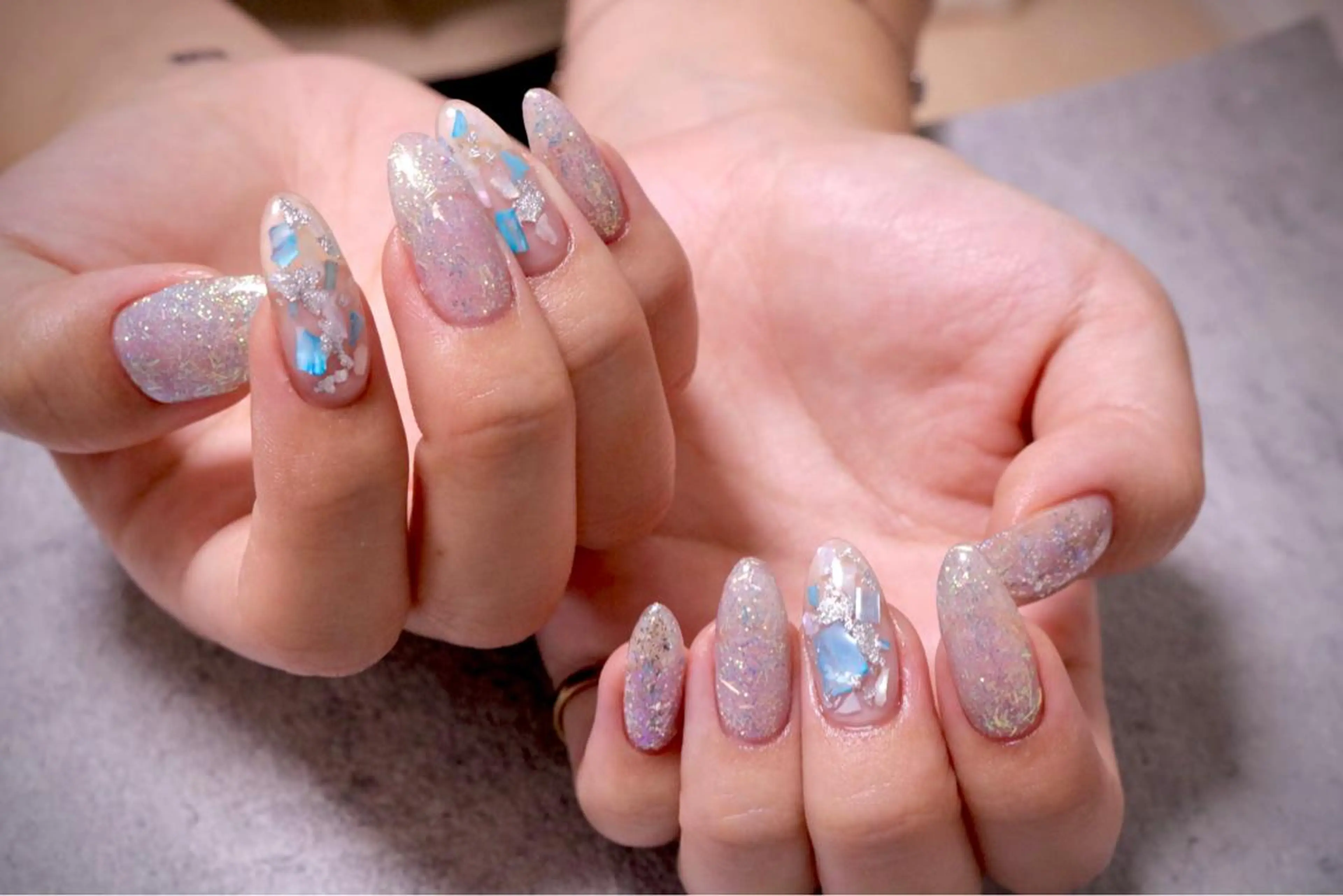 ネイル オーロラネイル カジュアル フラッシュネイル ジェルネイル ラメ(グリッター) MH Nailのネイルデザイン