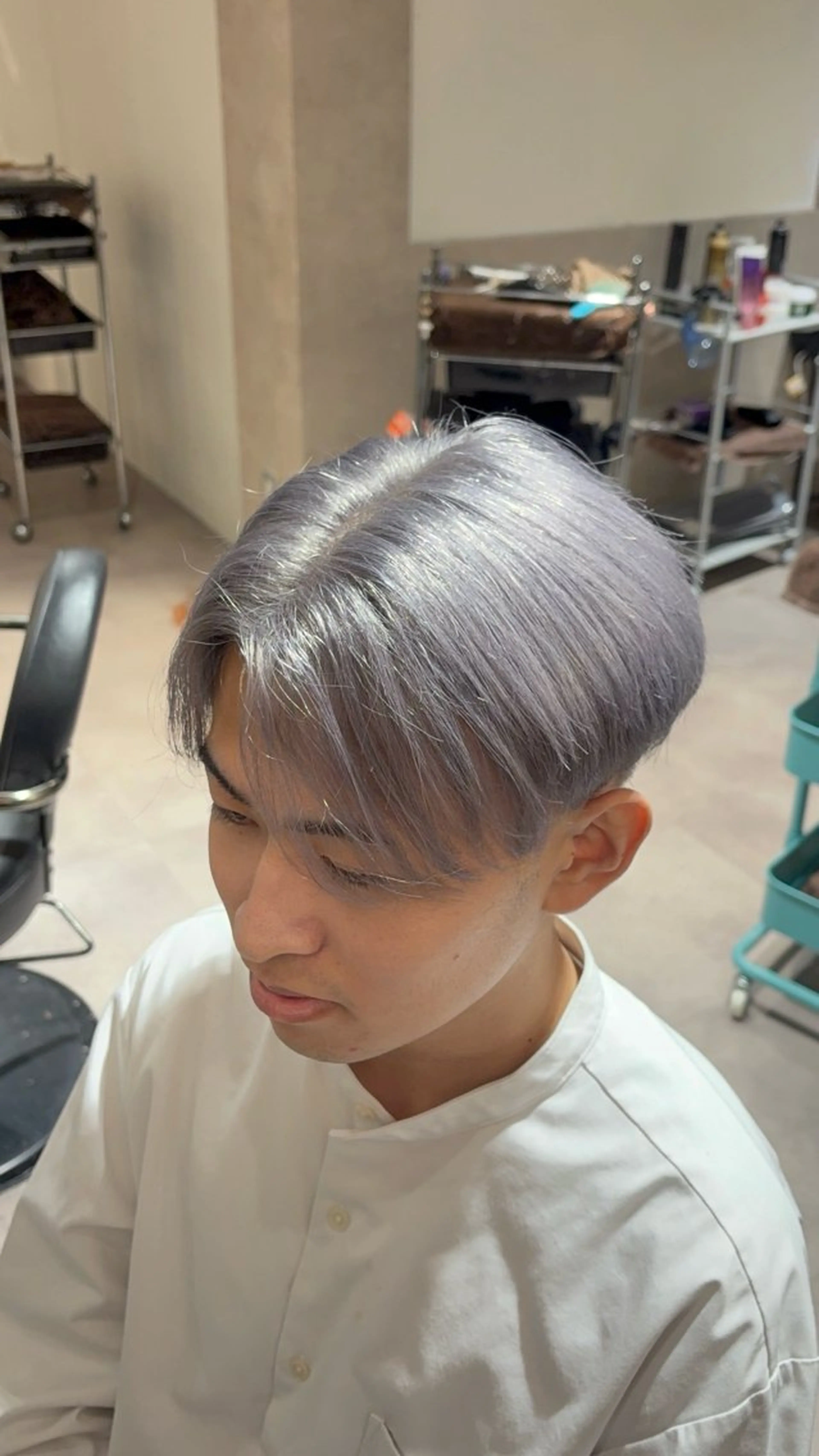 カラー ブリーチ シルバー カット ヘアカラー Seleneコウキ ブリーチ/ハイトーンのヘアスタイル