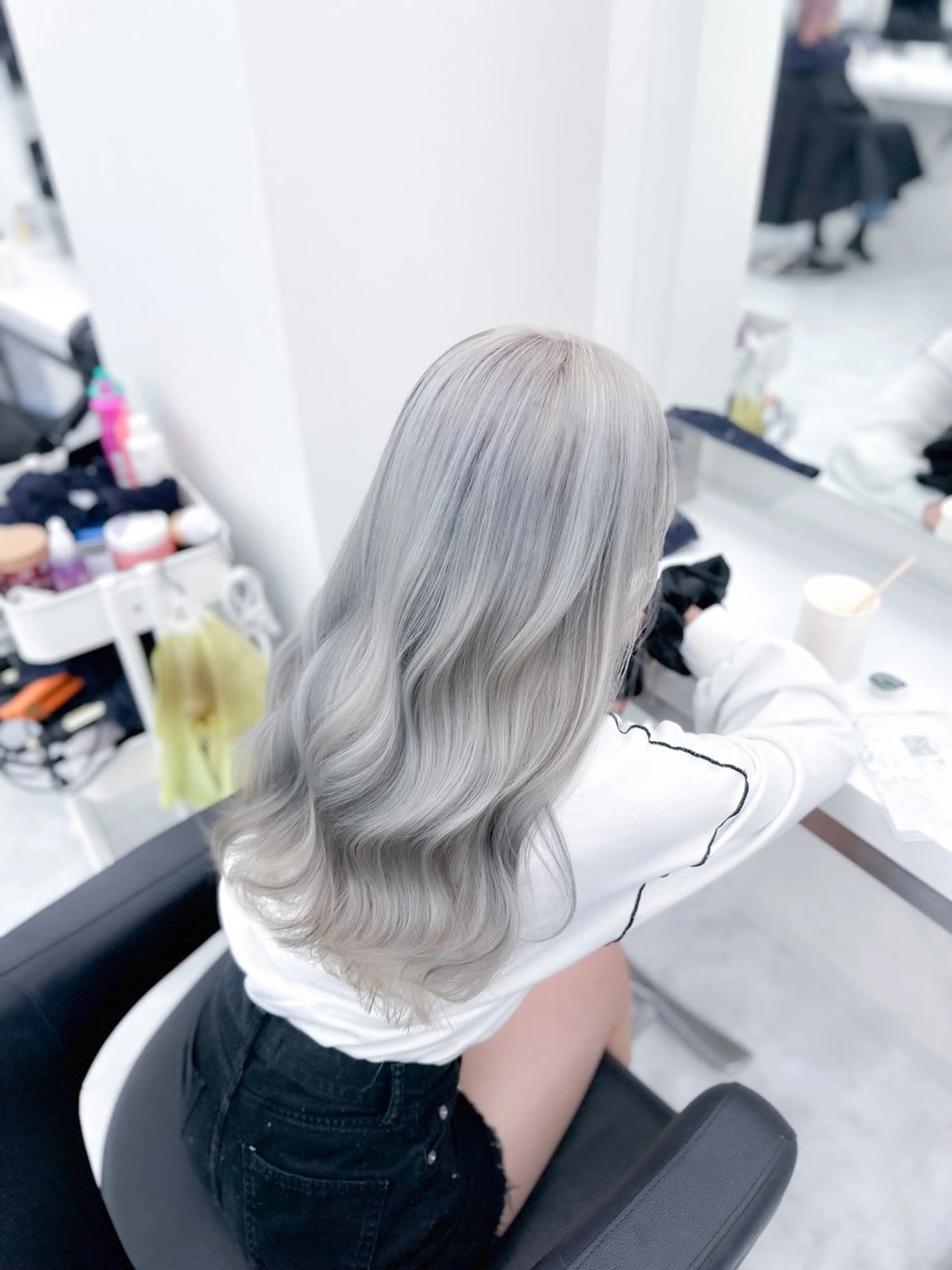 セミロング カラー reco所属・ウルフ&レイヤー特化 まとまる美髪矯正のヘアスタイル