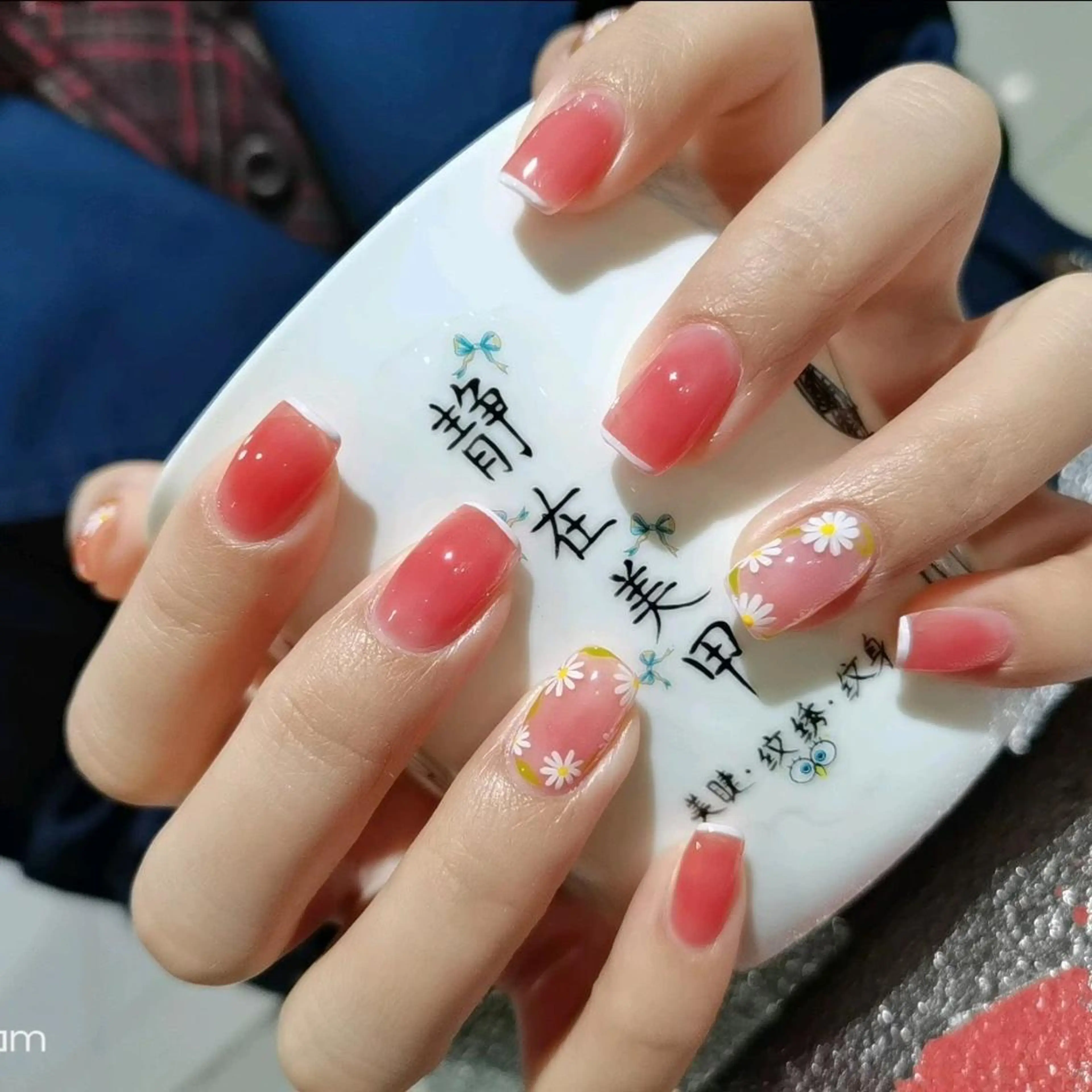 ネイル 🦋ネイルサロン ブラン🌈ゆりのネイルデザイン