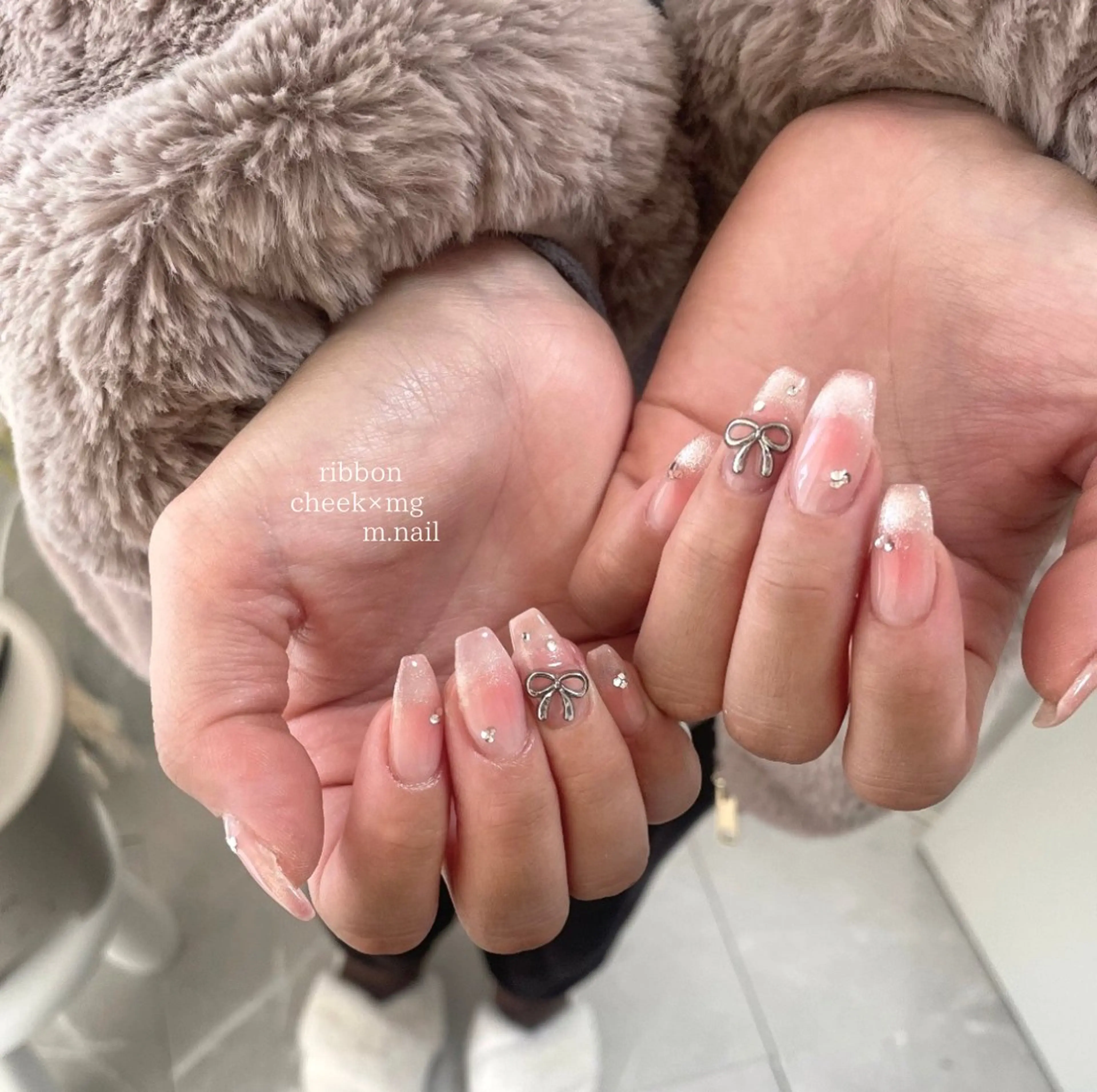 ネイル チークネイル 韓国ネイル マグネットネイル リボン ハンドネイル m.nail salonのネイルデザイン