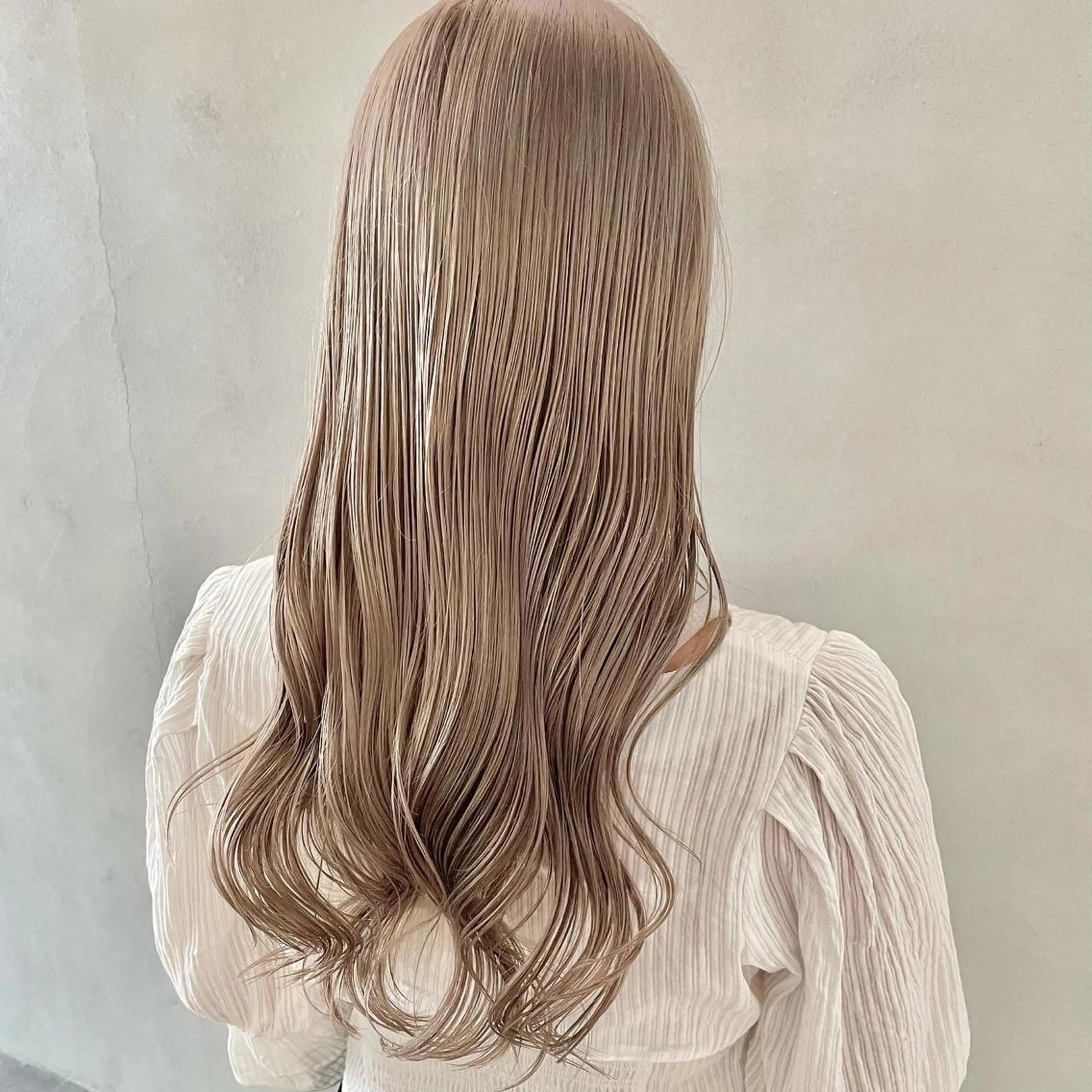 ロング カラー ベージュカラー ヘアカラー トリートメント MiL所属・✨ハイトーン✨ 濱田知孝のヘアスタイル