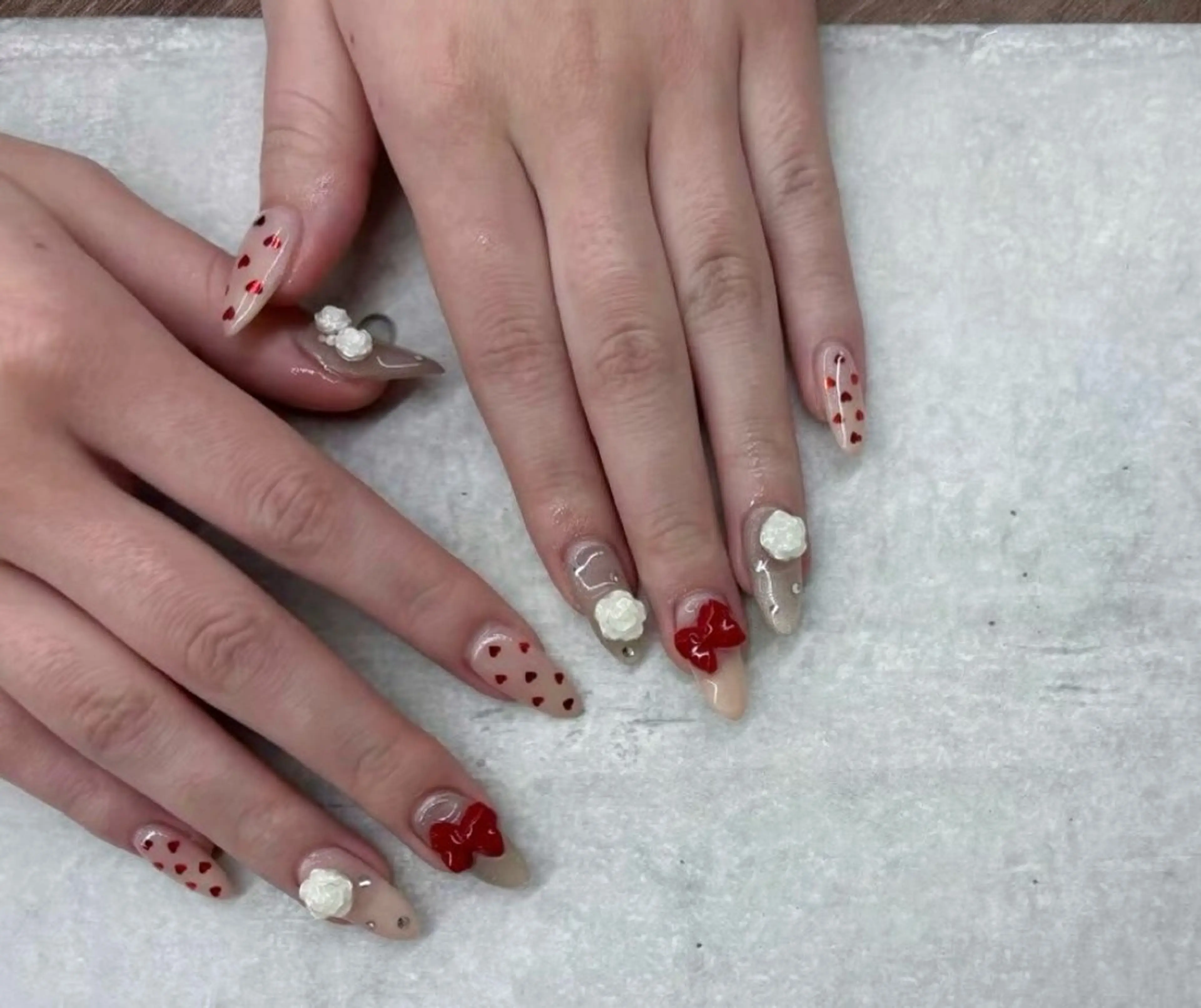 ネイル *RAIMU* HOLOGRAMのネイルデザイン