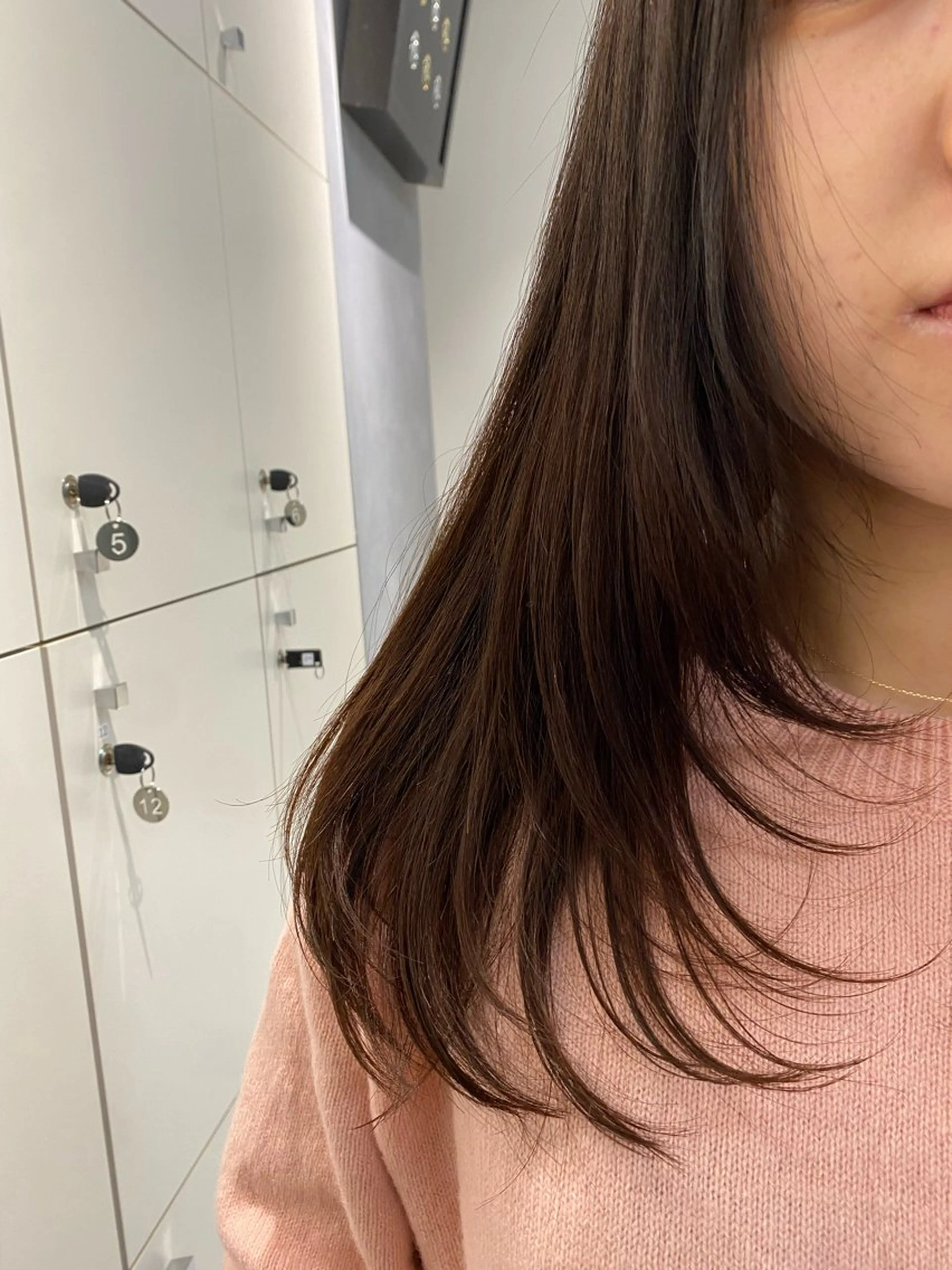 ロング カラー レイヤーカット 飯ヶ谷 成海のヘアスタイル