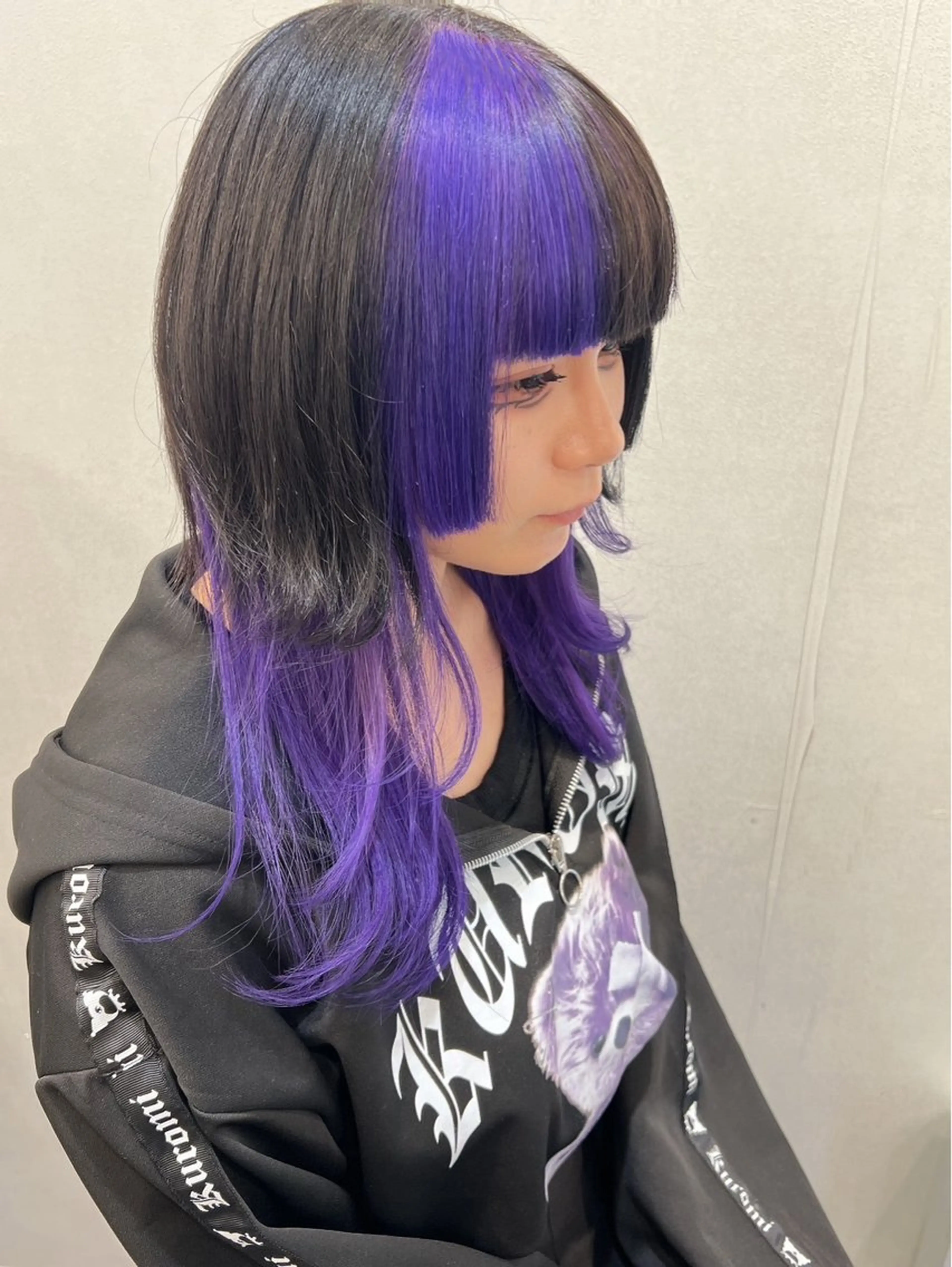 セミロング カラー ブリーチ デザインカラー レイヤーカット ウルフカット カット ヘアカラー トリートメント マツモト カラー/ショートボブのヘアスタイル