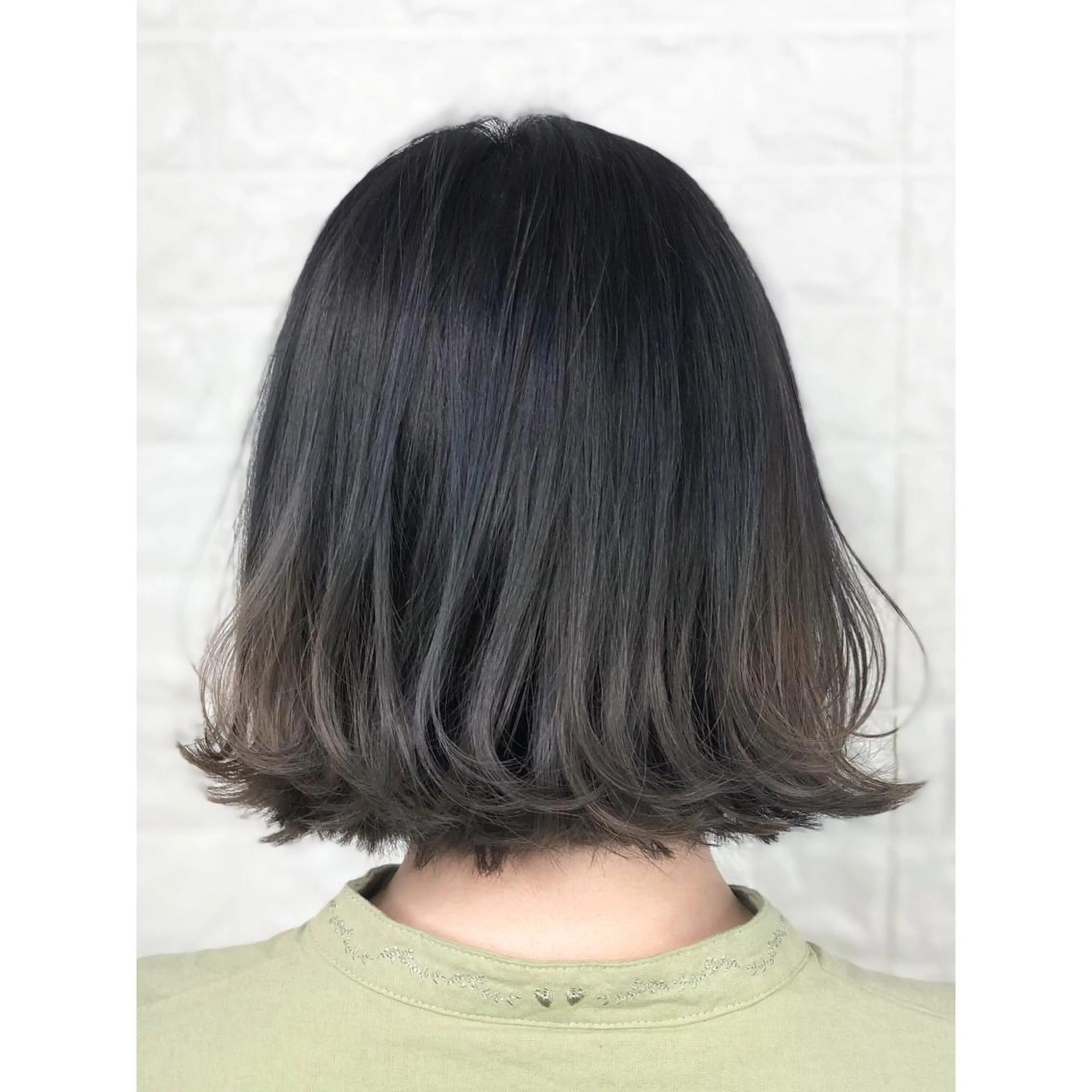 ショート カラー ブリーチ ブルーカラー ブルージュ 透明感カラー イルミナカラー KIZU 髪質改善 オカルト怪談のヘアスタイル