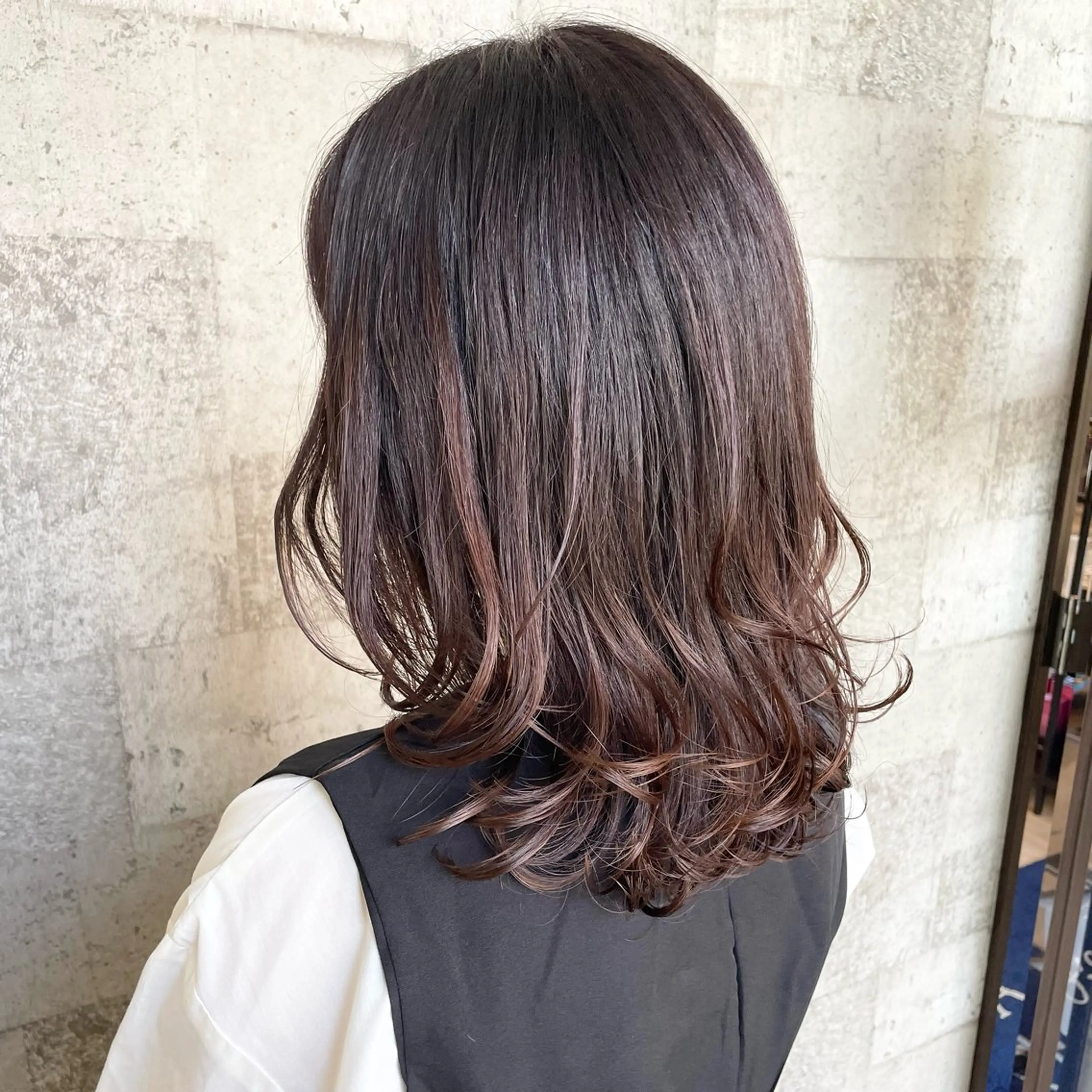 ミディアム カラー パーマ ブラウンカラー グラデーションカラー ハイライトカラー ピンクカラー ピンクブラウン ヘアカラー 村上 遥香 店長スタイリストのヘアスタイル