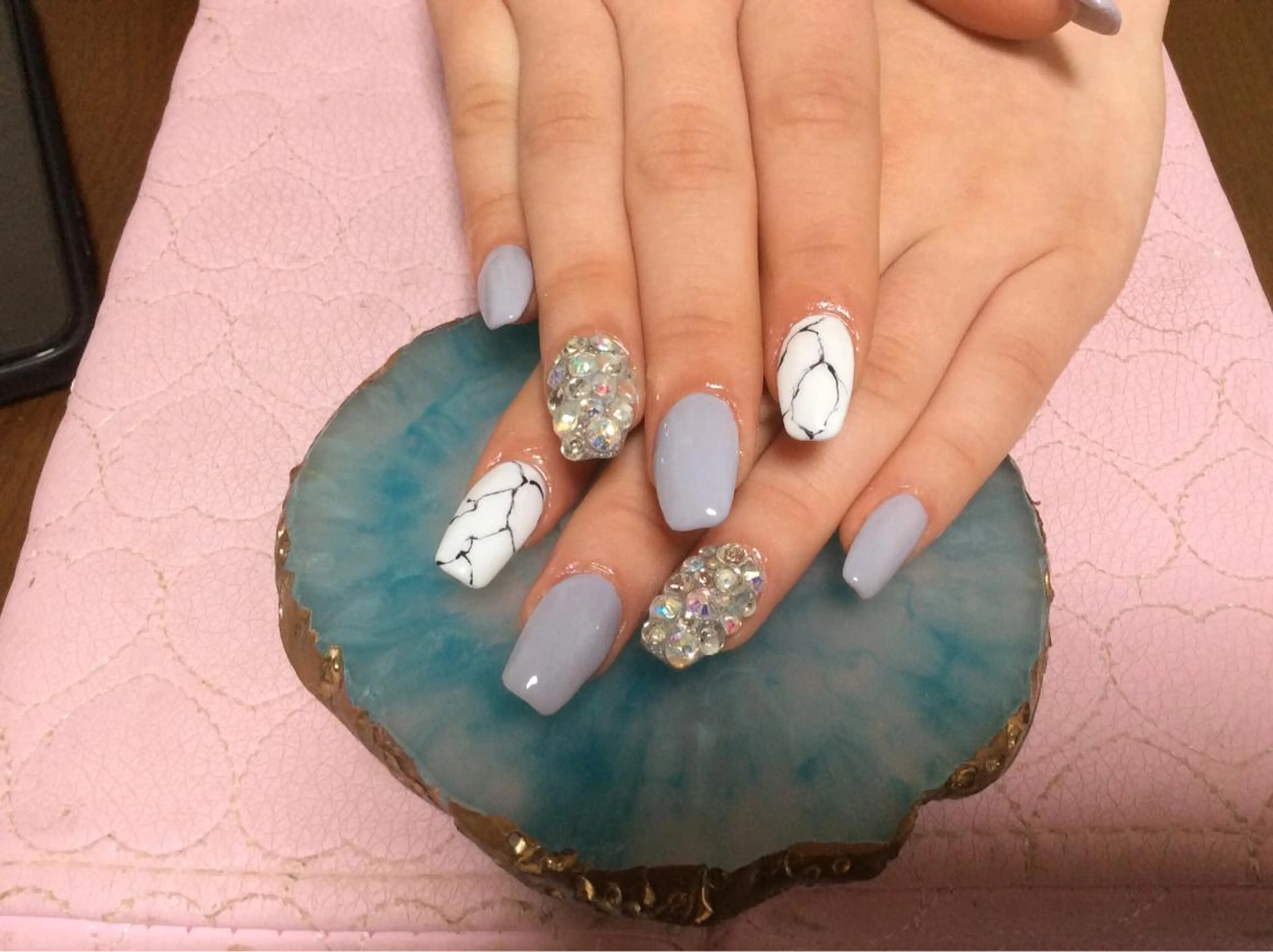 ネイル フラワー ムーンのネイルデザイン