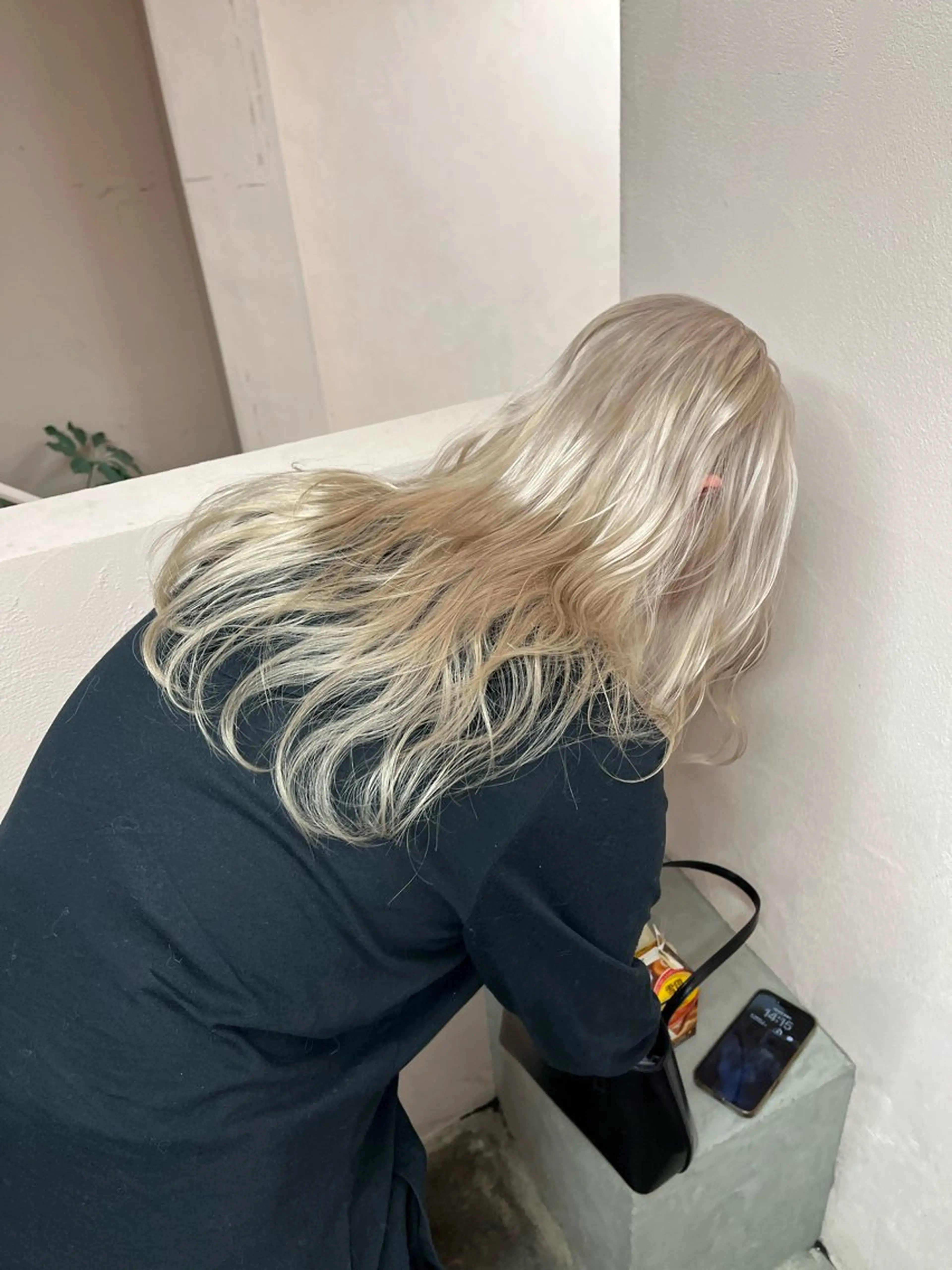 セミロング カラー ベージュカラー ホワイトベージュ iru所属・レイヤーカット/ ハイトーン/mikiのヘアスタイル